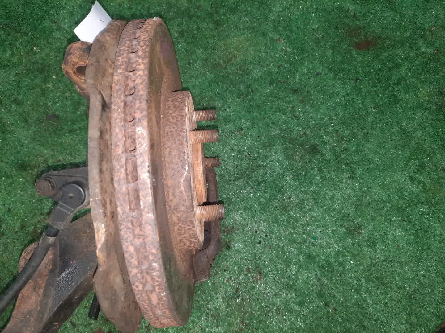 Ступица правая передняя MITSUBISHI PAJERO IO H76W, H66W, H67W, H77W 4G93, 4G93T, 4G94 3 ракурс