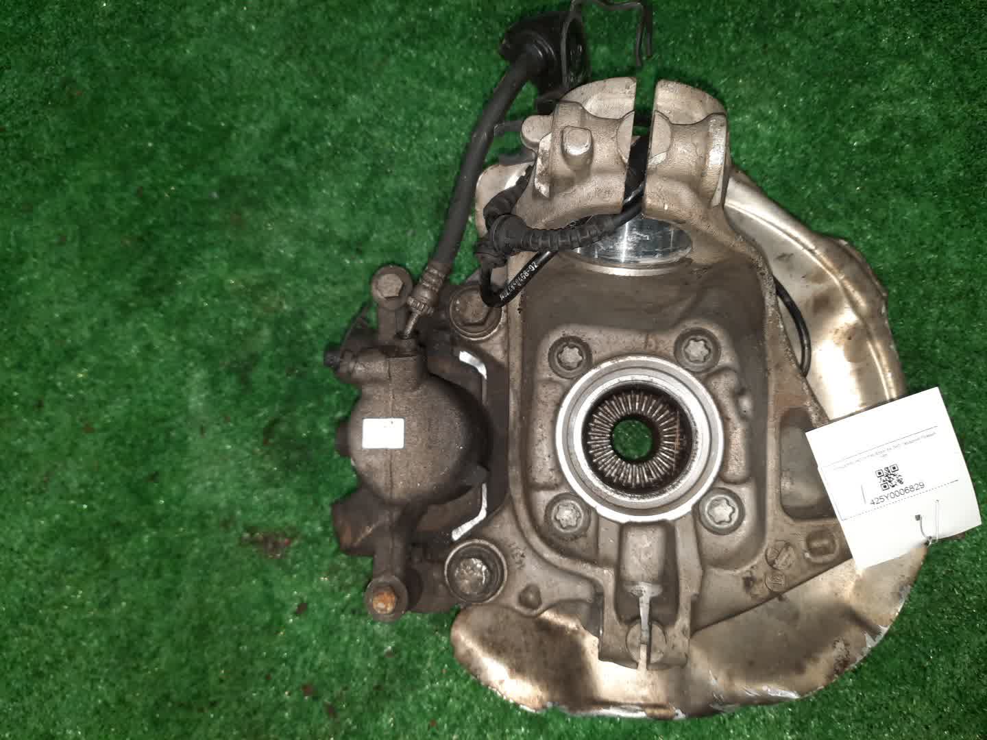 Ступица правая передняя MINI HATCH F56 B38A15A 2 ракурс