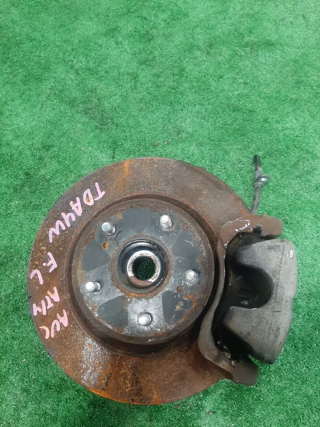 Ступица левая передняя  SUZUKI ESCUDO TA74W, TDB4W, TD94W, TD54W, TDA4W M16A, N32A, H27A, J20A, J24B 1 ракурс