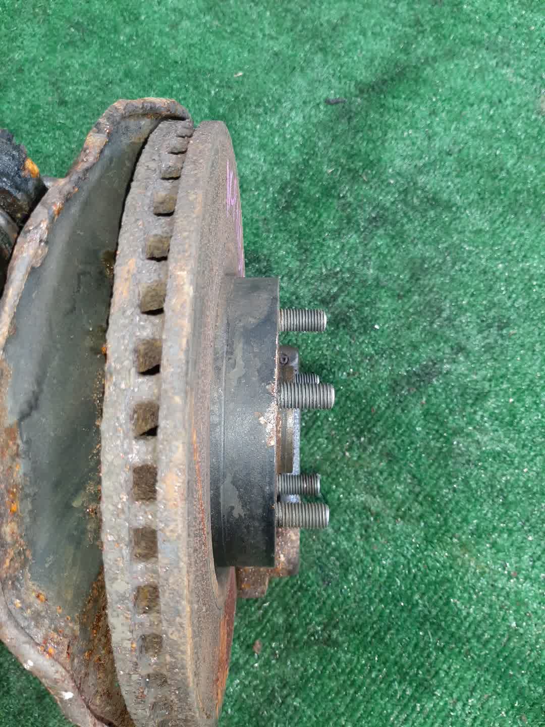 Ступица правая передняя TOYOTA RACTIS NCP125 1NZ-FE 2 ракурс