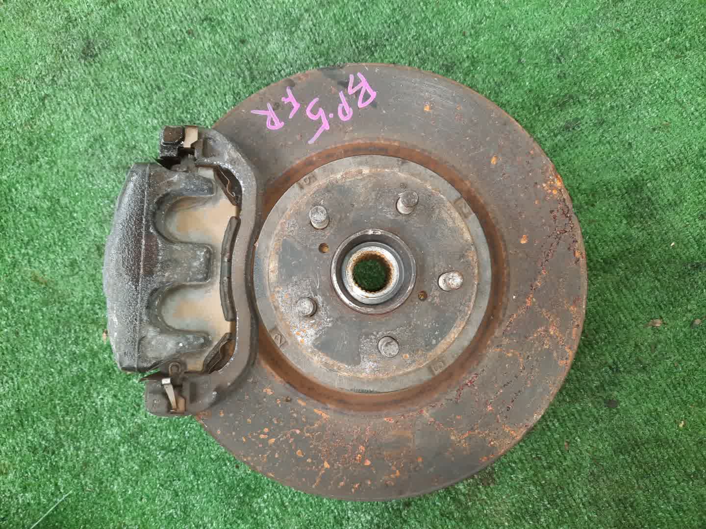 Ступица правая передняя  SUBARU LEGACY, OUTBACK, LEGACY B4 BL5, BP5, BPE, BLE, BL9, BP9 EJ20DE, EJ20T, EJ20E, EZ30DE, EJ25E 1 ракурс