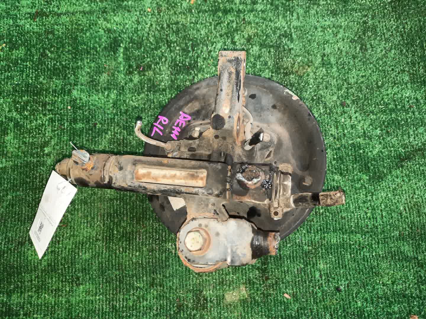 Ступица левая задняя TOYOTA SPRINTER AE111 4A-FE 2 ракурс