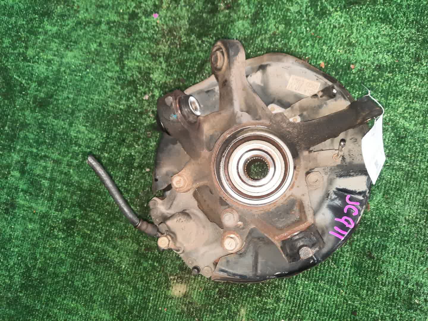 Ступица правая задняя TOYOTA PROGRES JCG11 2JZ-GE 3 ракурс
