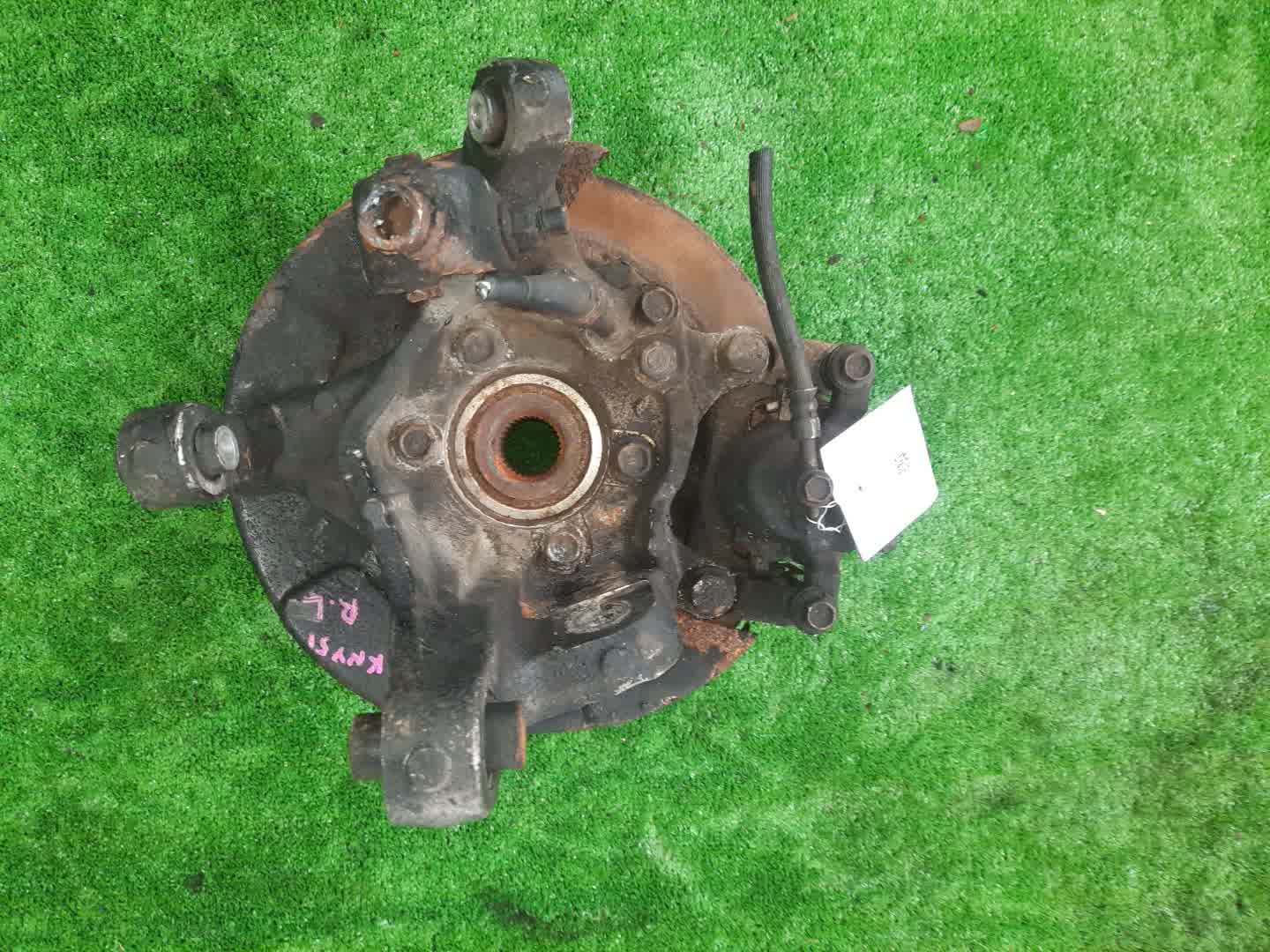 Ступица левая задняя NISSAN FUGA KNY51 VQ37VHR 2 ракурс
