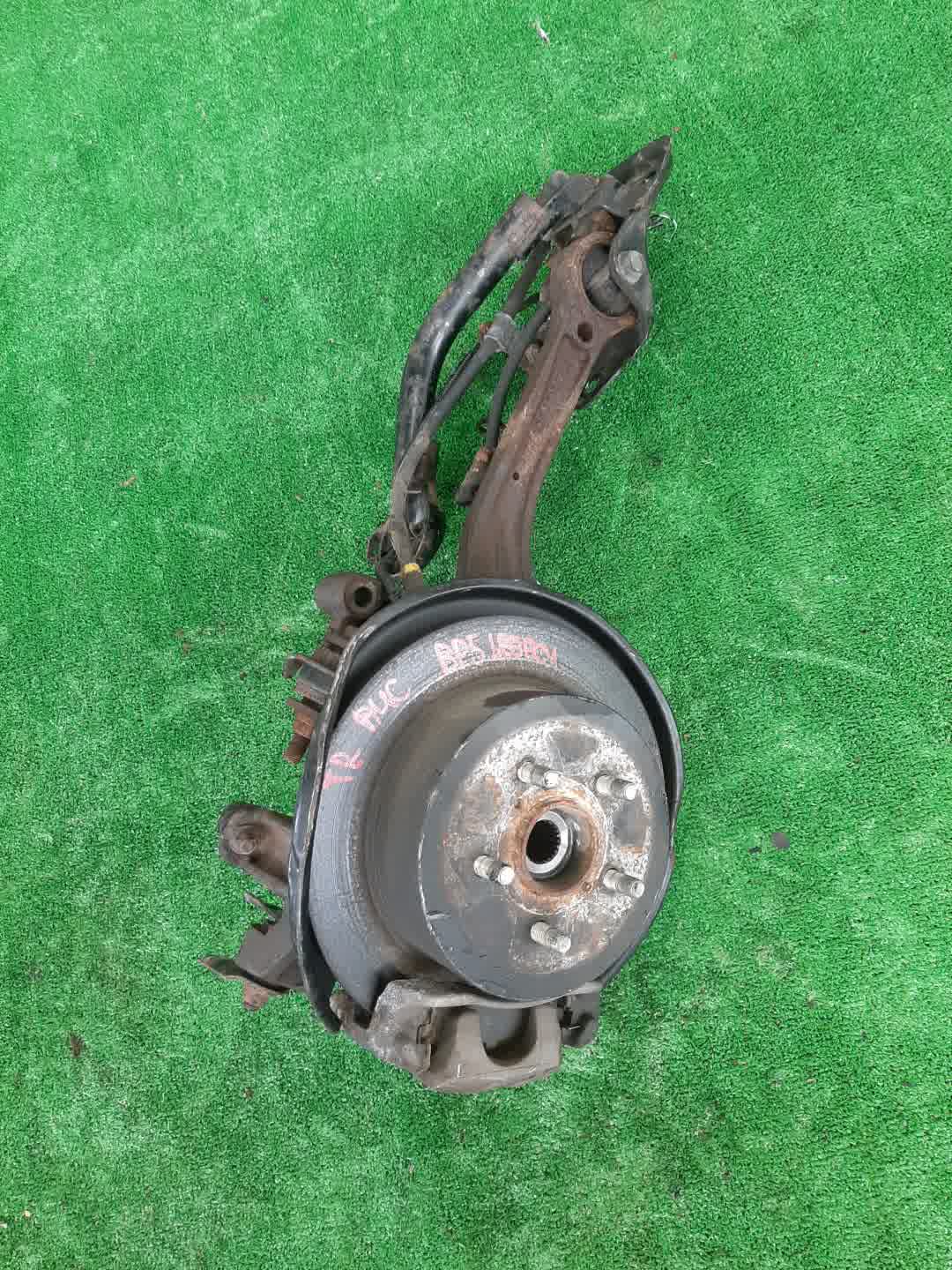 Ступица левая задняя  SUBARU LEGACY, OUTBACK, LEGACY B4 BL5, BP5, BLE, BL9, BP9, BPE EJ20DE, EJ20T, EJ20E, EZ30DE, EJ25E 1 ракурс