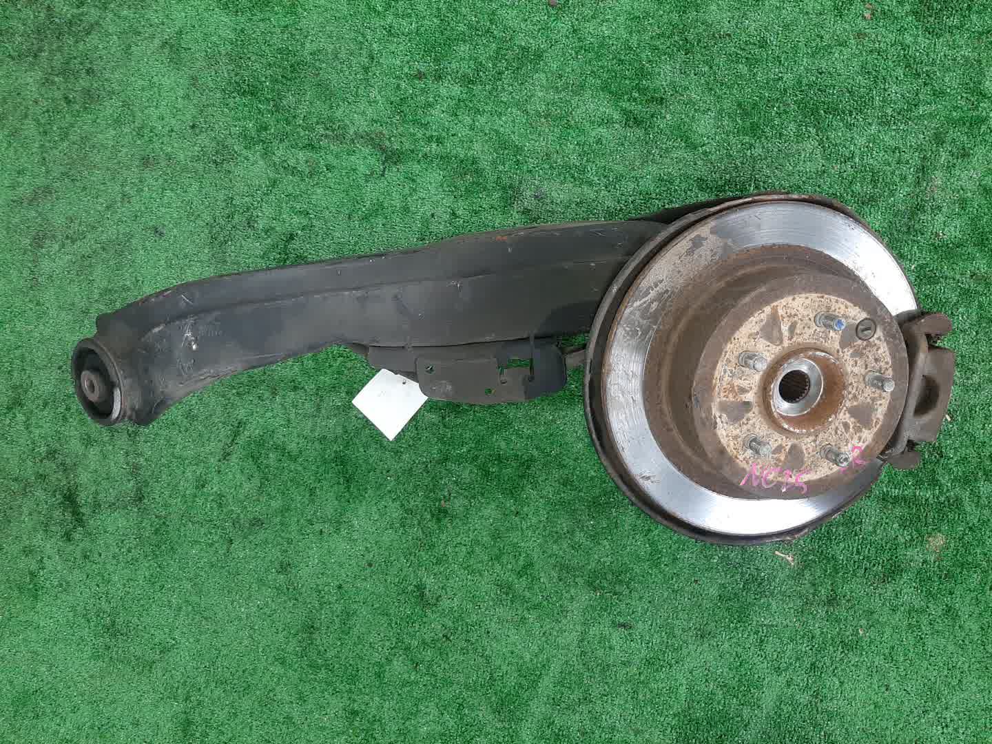 Ступица правая задняя NISSAN SERENA NC25 MR20DE 1 ракурс