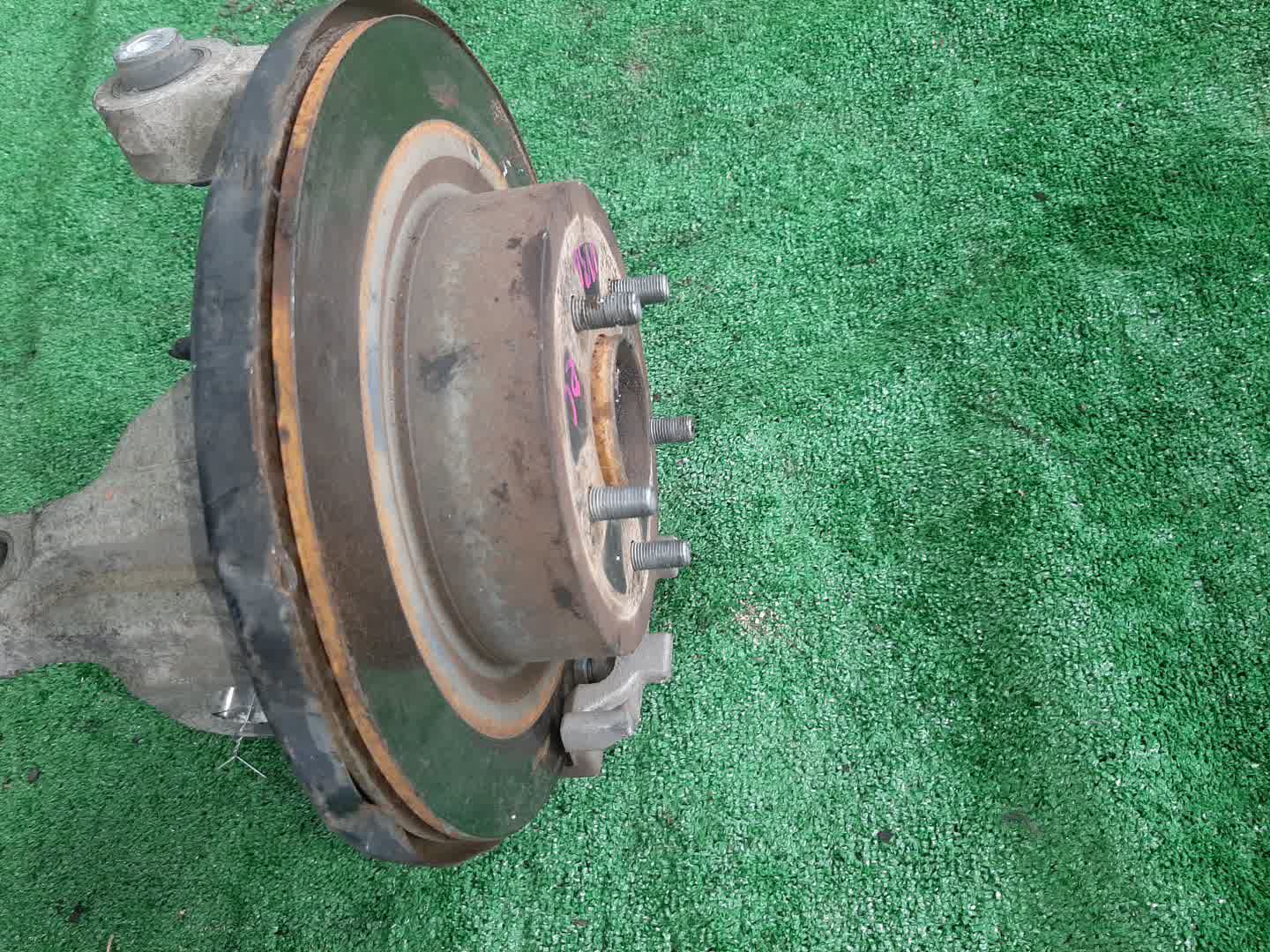 Ступица левая задняя NISSAN SKYLINE NV36 VQ25HR 2 ракурс