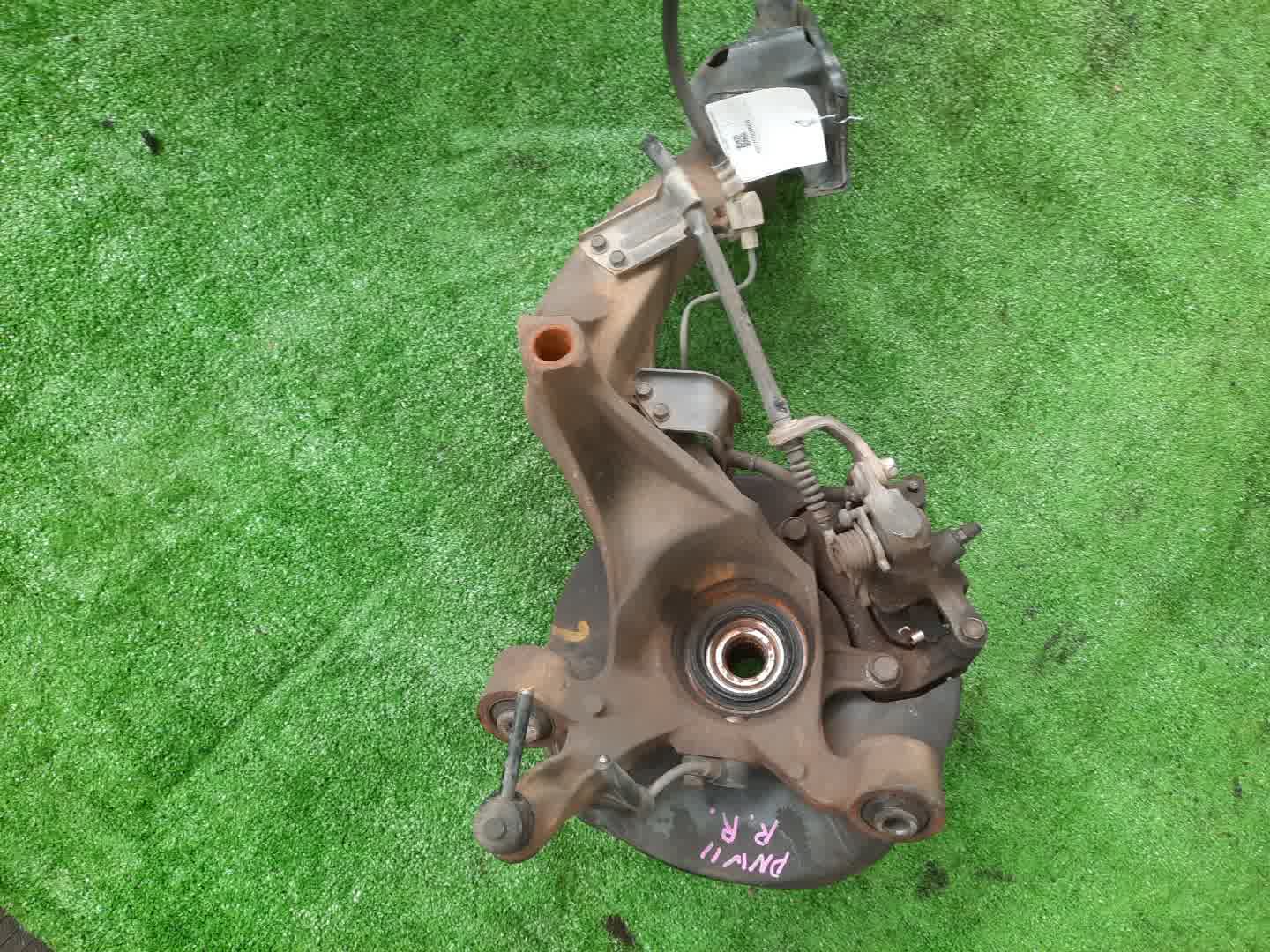 Ступица правая задняя NISSAN AVENIR PNW11 SR20DE 2 ракурс