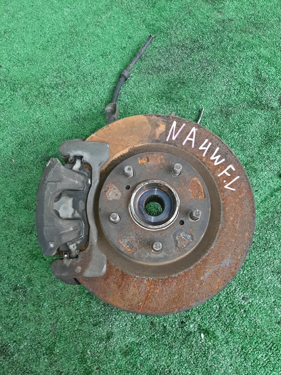 Ступица левая передняя MITSUBISHI GRANDIS NA4W 4G69 1 ракурс Ступица левая передняя MITSUBISHI GRANDIS NA4W 4G69 1 ракурс