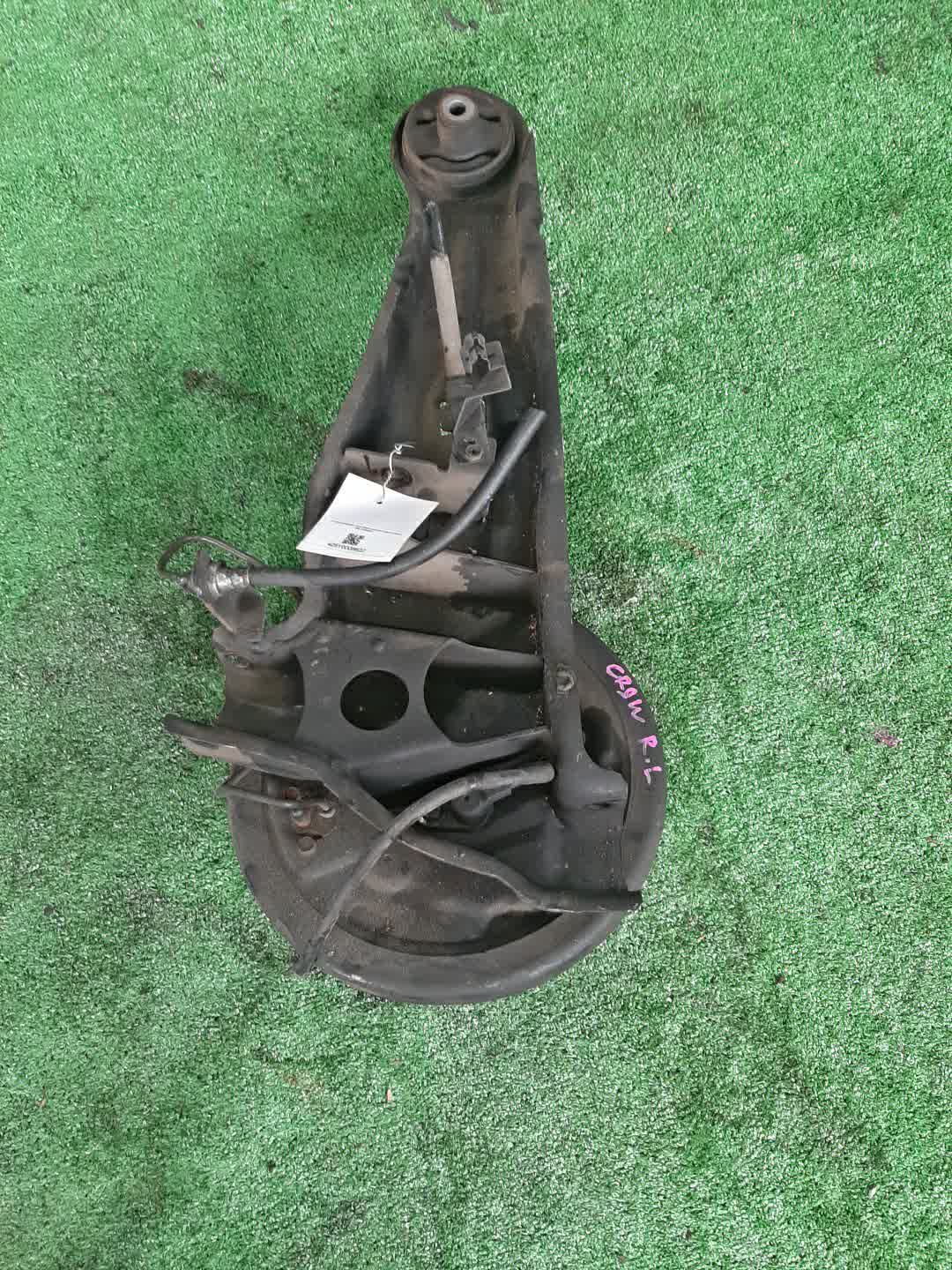 Ступица левая задняя MITSUBISHI DION CR6W, CR9W, CR5W 4G94, 4G63, 4G93T 3 ракурс