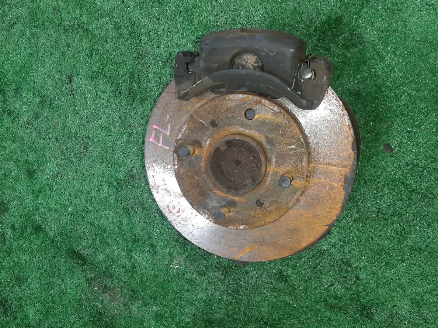 Ступица левая передняя NISSAN SERENA, LARGO C23, W30 SR20DE, CD20T, GA16DE, CD20ET, KA24DE 1 ракурс