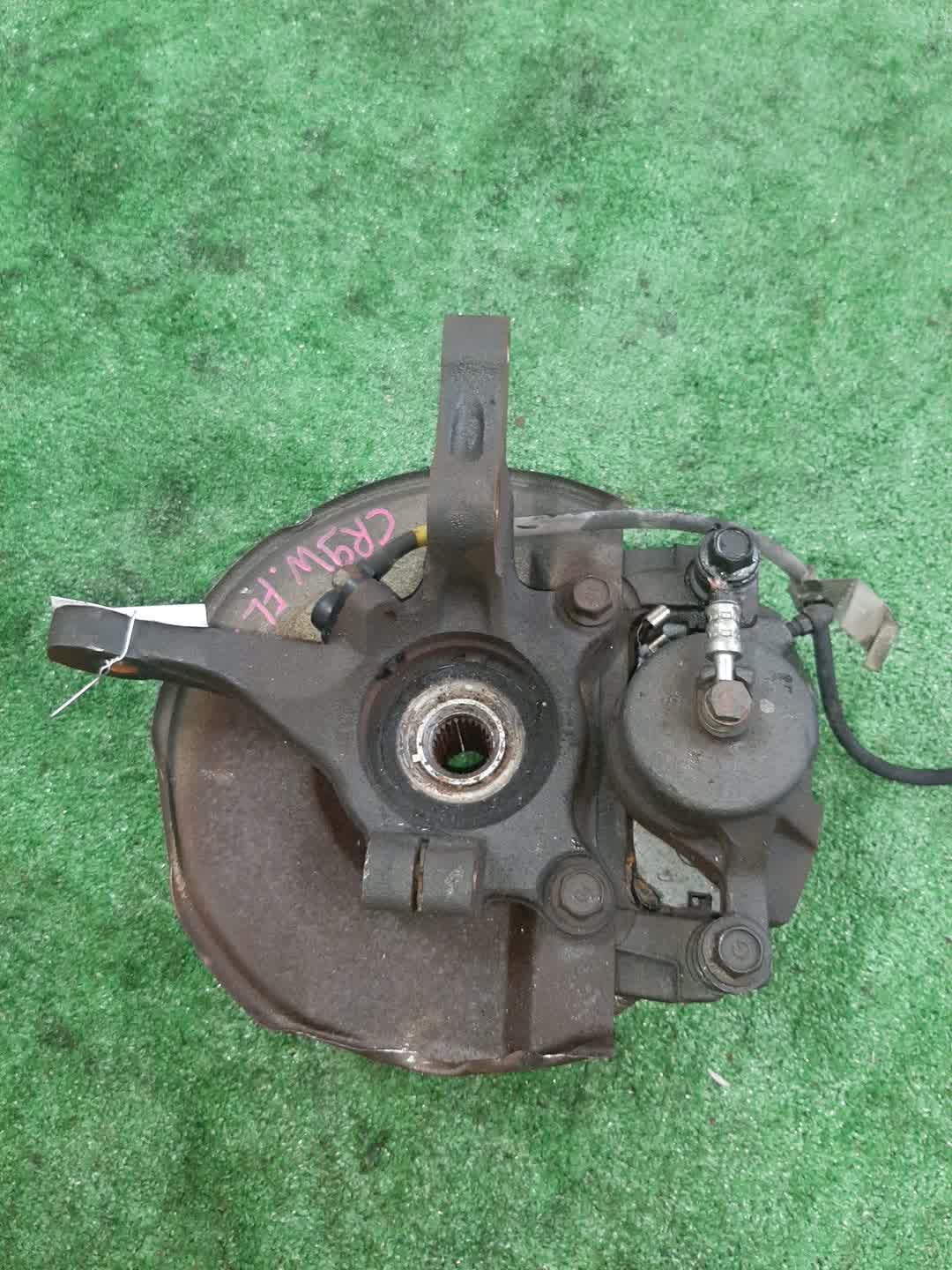 Ступица левая передняя MITSUBISHI DION CR6W, CR9W, CR5W 4G94, 4G63, 4G93 3 ракурс