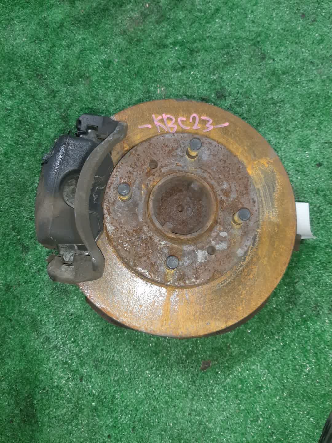 Ступица правая передняя NISSAN SERENA, LARGO C23, W30 SR20DE, CD20T, GA16DE, CD20ET, KA24DE 1 ракурс
