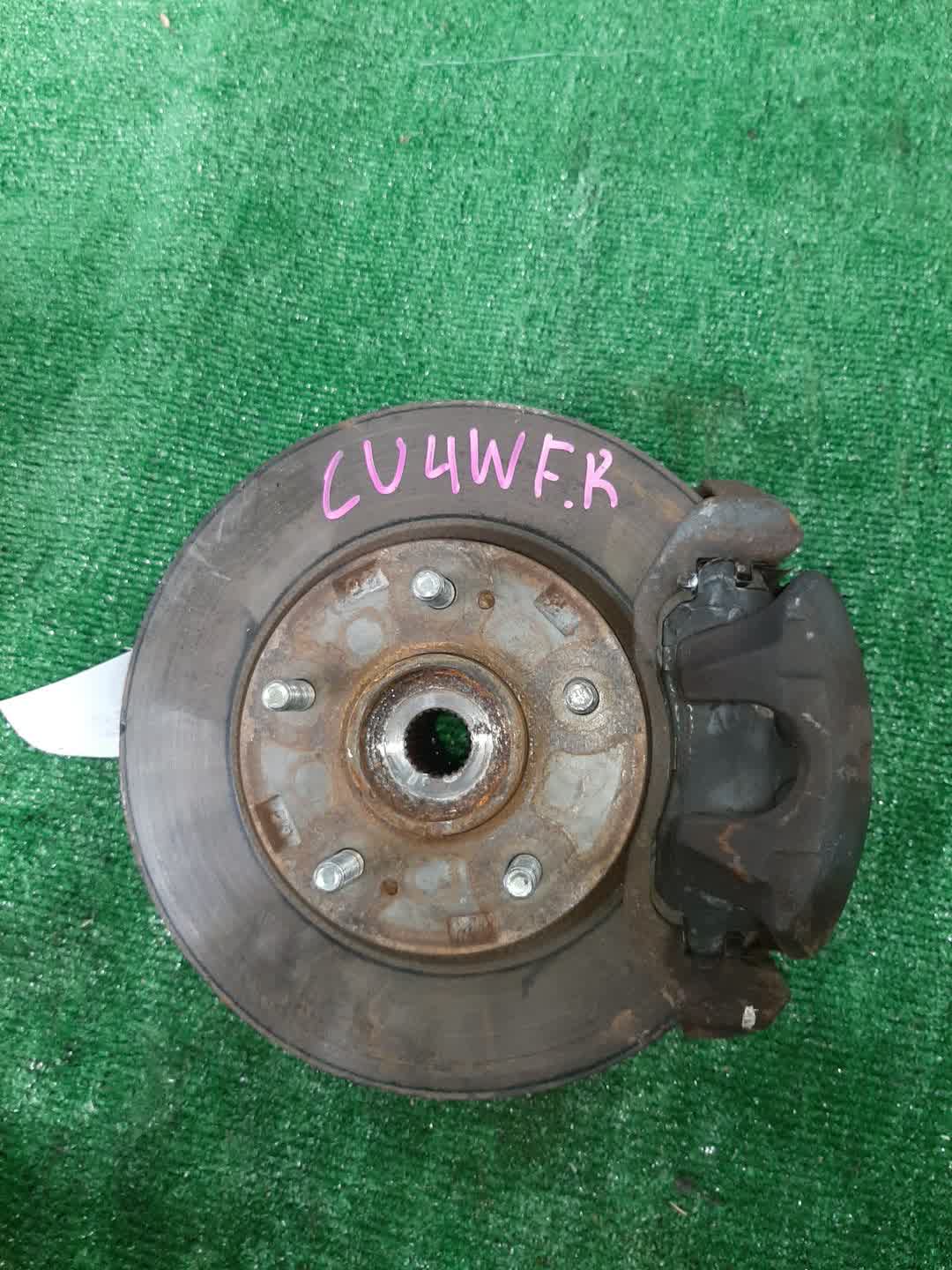 Ступица правая передняя MITSUBISHI AIRTREK CU2W, CU4W, CU5W 4G63, 4G64, 4G69 1 ракурс
