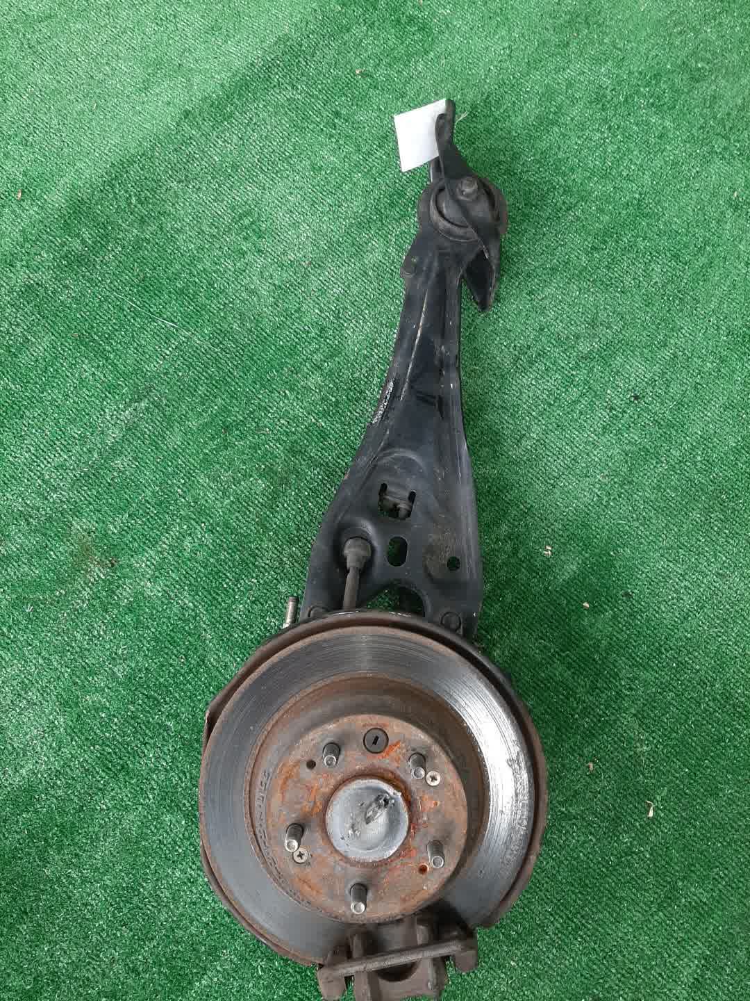 Ступица левая задняя HONDA STEPWGN RF7 K24A 1 ракурс Ступица левая задняя HONDA STEPWGN RF7 K24A 1 ракурс