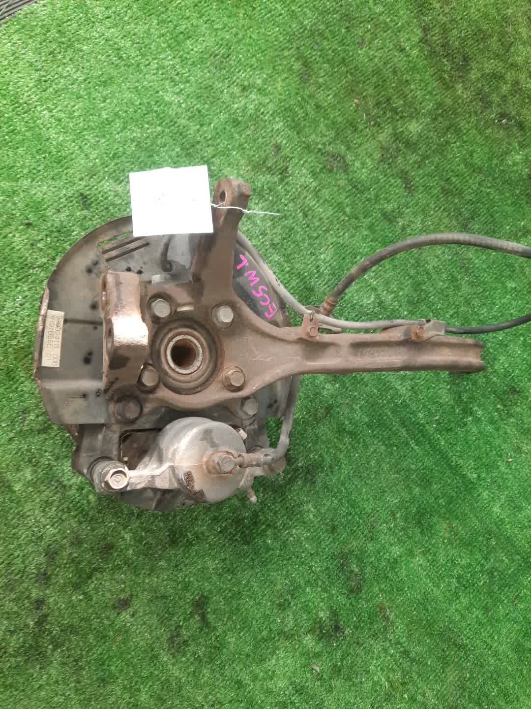 Ступица левая передняя MITSUBISHI LEGNUM EC5W 6A13 2 ракурс