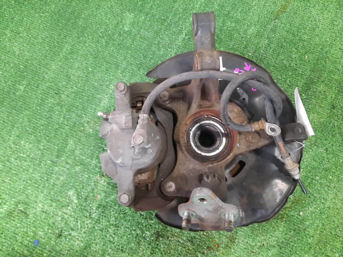 Ступица правая передняя TOYOTA WISH ZGE20W, ZGE20G, ZGE21G, ZGE22W 2ZR-FAE, 3ZR-FAE 2 ракурс