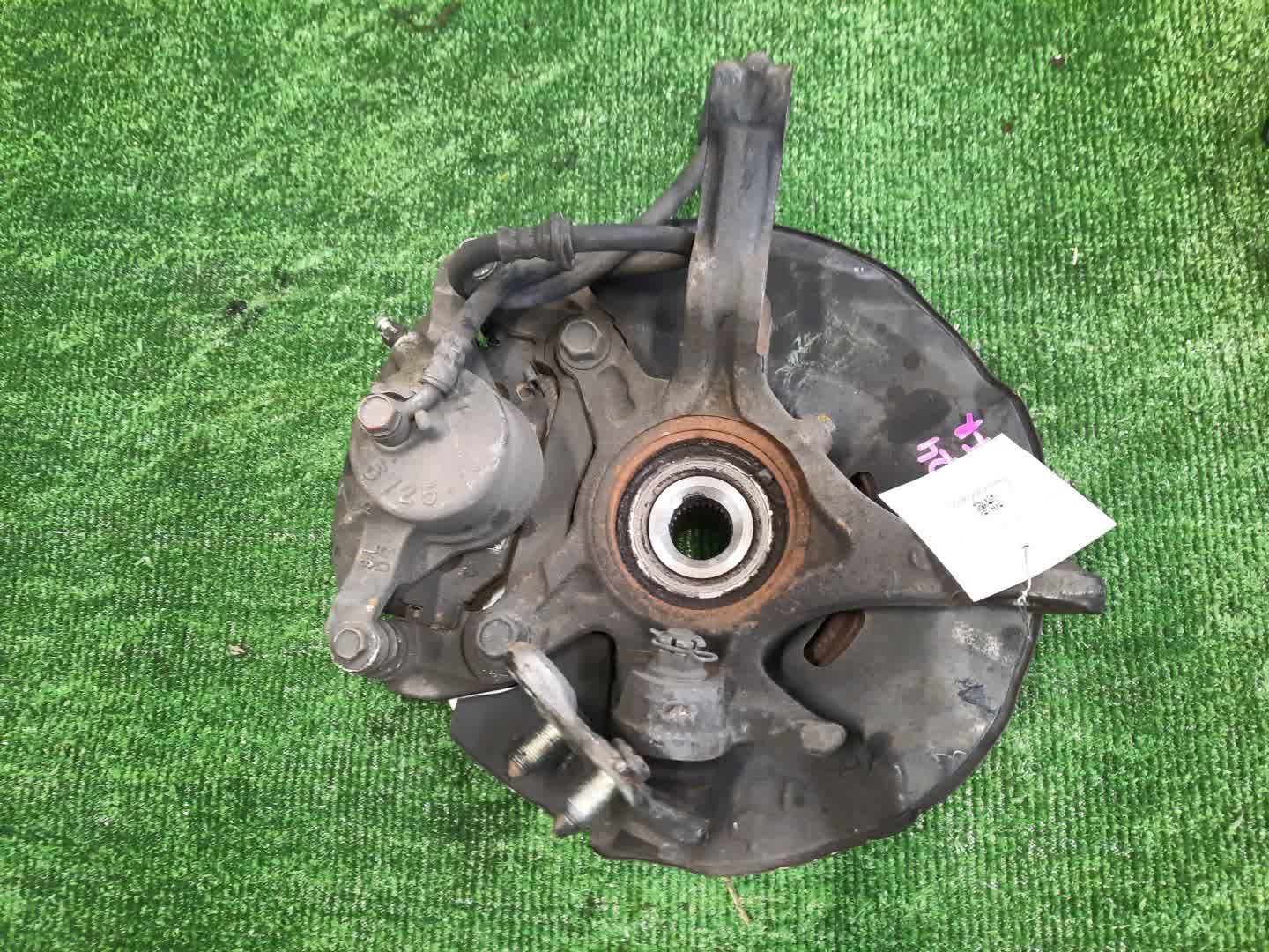 Ступица правая передняя HONDA JADE FR4 LEB 3 ракурс