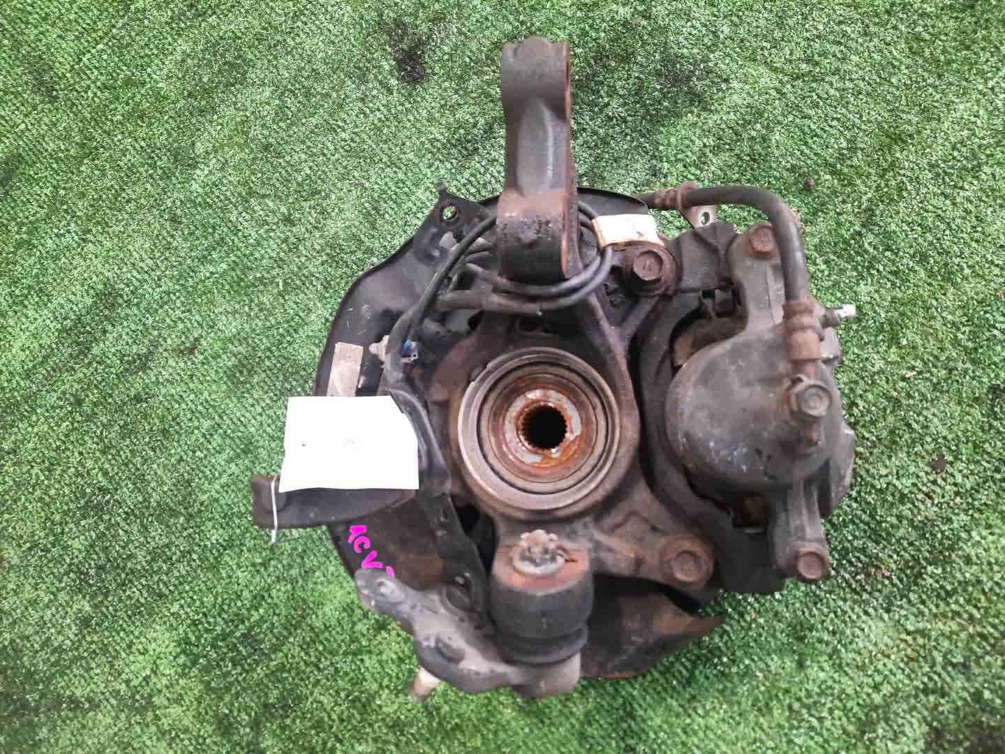 Ступица левая передняя TOYOTA CAMRY ACV30 2AZ-FE 3 ракурс