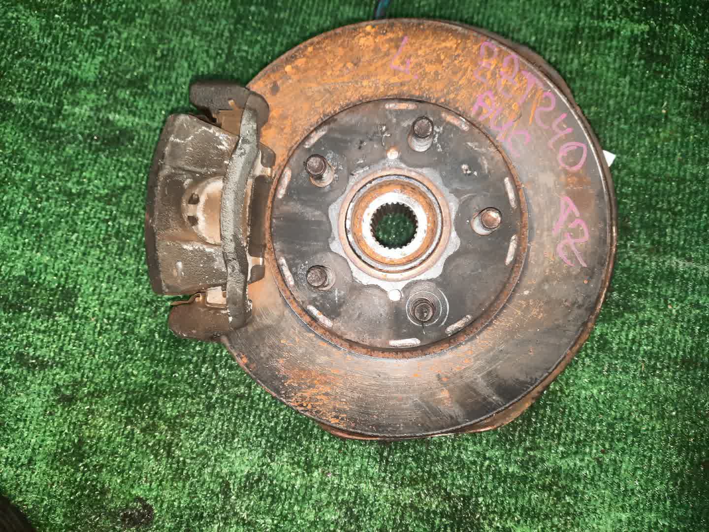 Ступица левая передняя TOYOTA PREMIO, ALLION ZZT240, NZT240 1ZZ-FE, 1NZ-FE 1 ракурс