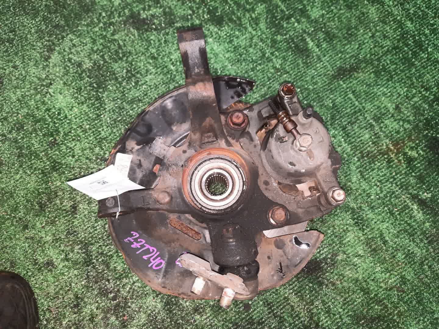 Ступица левая передняя TOYOTA PREMIO, ALLION ZZT240, NZT240 1ZZ-FE, 1NZ-FE 3 ракурс