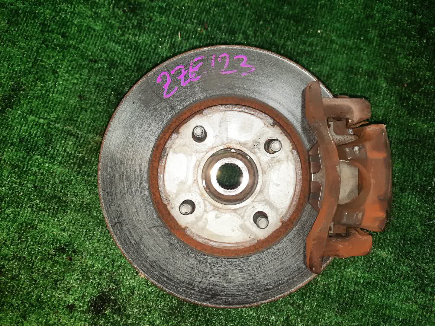Ступица правая передняя TOYOTA COROLLA, COROLLA SPACIO, COROLLA FIELDER, ALLEX, COROLLA RUNX ZZE122, NZE121N, ZZE122N, ZZE122G 1ZZ-FE, 1NZ-FE 1 ракурс Ступица правая передняя TOYOTA COROLLA, COROLLA SPACIO, COROLLA FIELDER, ALLEX, COROLLA RUNX ZZE122, NZE121N, ZZE122N, ZZE122G 1ZZ-FE, 1NZ-FE 1 ракурс