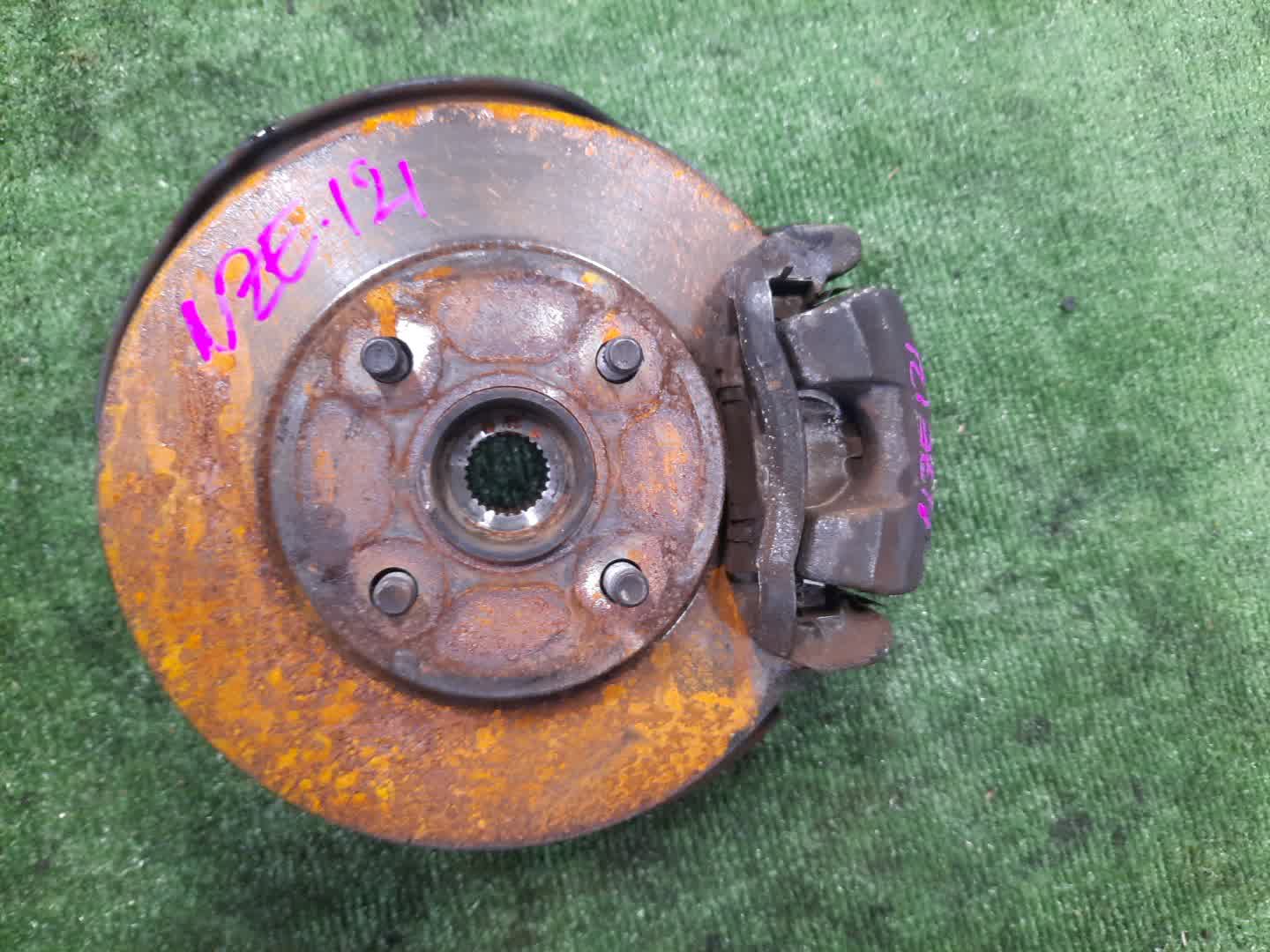 Ступица правая передняя TOYOTA COROLLA, COROLLA FIELDER, ALLEX, COROLLA RUNX NZE121, NZE121G 1NZ-FE 1 ракурс Ступица правая передняя TOYOTA COROLLA, COROLLA FIELDER, ALLEX, COROLLA RUNX NZE121, NZE121G 1NZ-FE 1 ракурс