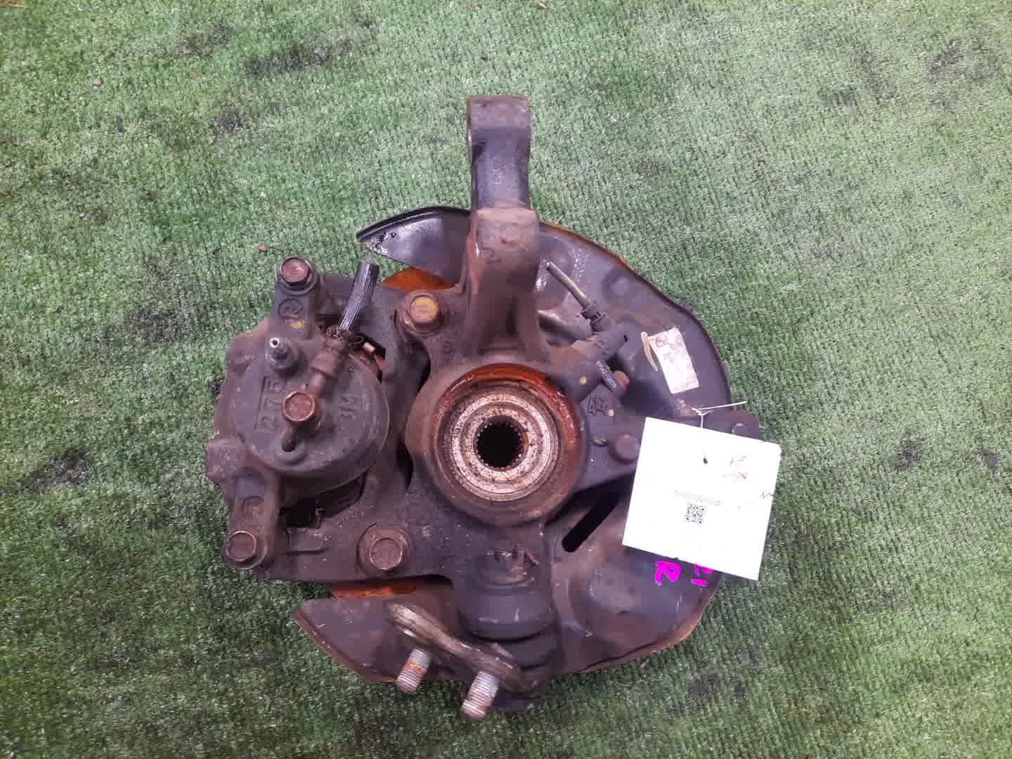 Ступица правая передняя TOYOTA COROLLA, COROLLA FIELDER, ALLEX, COROLLA RUNX NZE121, NZE121G 1NZ-FE 2 ракурс Ступица правая передняя TOYOTA COROLLA, COROLLA FIELDER, ALLEX, COROLLA RUNX NZE121, NZE121G 1NZ-FE 2 ракурс