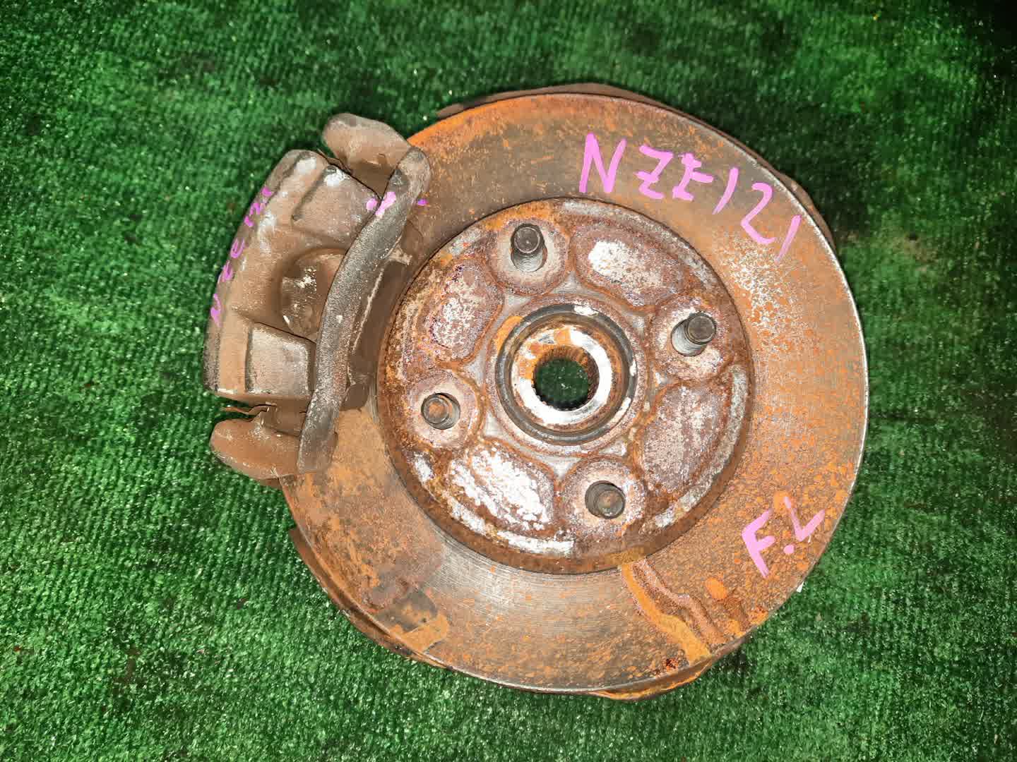 Ступица левая передняя TOYOTA COROLLA, COROLLA FIELDER, ALLEX, COROLLA RUNX NZE121 1NZ-FE 1 ракурс Ступица левая передняя TOYOTA COROLLA, COROLLA FIELDER, ALLEX, COROLLA RUNX NZE121 1NZ-FE 1 ракурс
