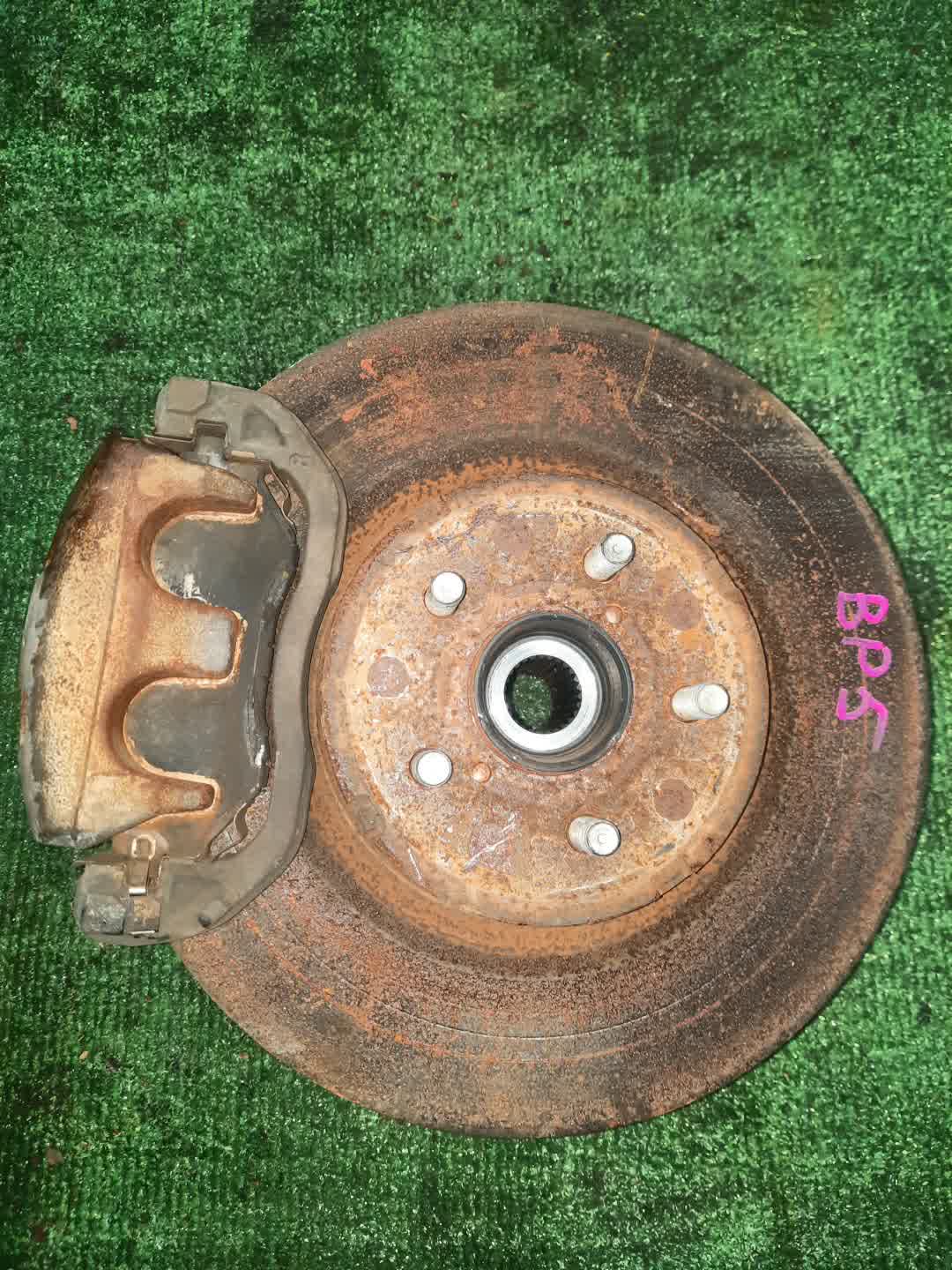 Ступица правая передняя  SUBARU LEGACY, OUTBACK, LEGACY B4 BL5, BP5, BPE, BLE, BL9, BP9 EJ20DE, EJ20T, EJ20E, EZ30DE, EJ25E 1 ракурс