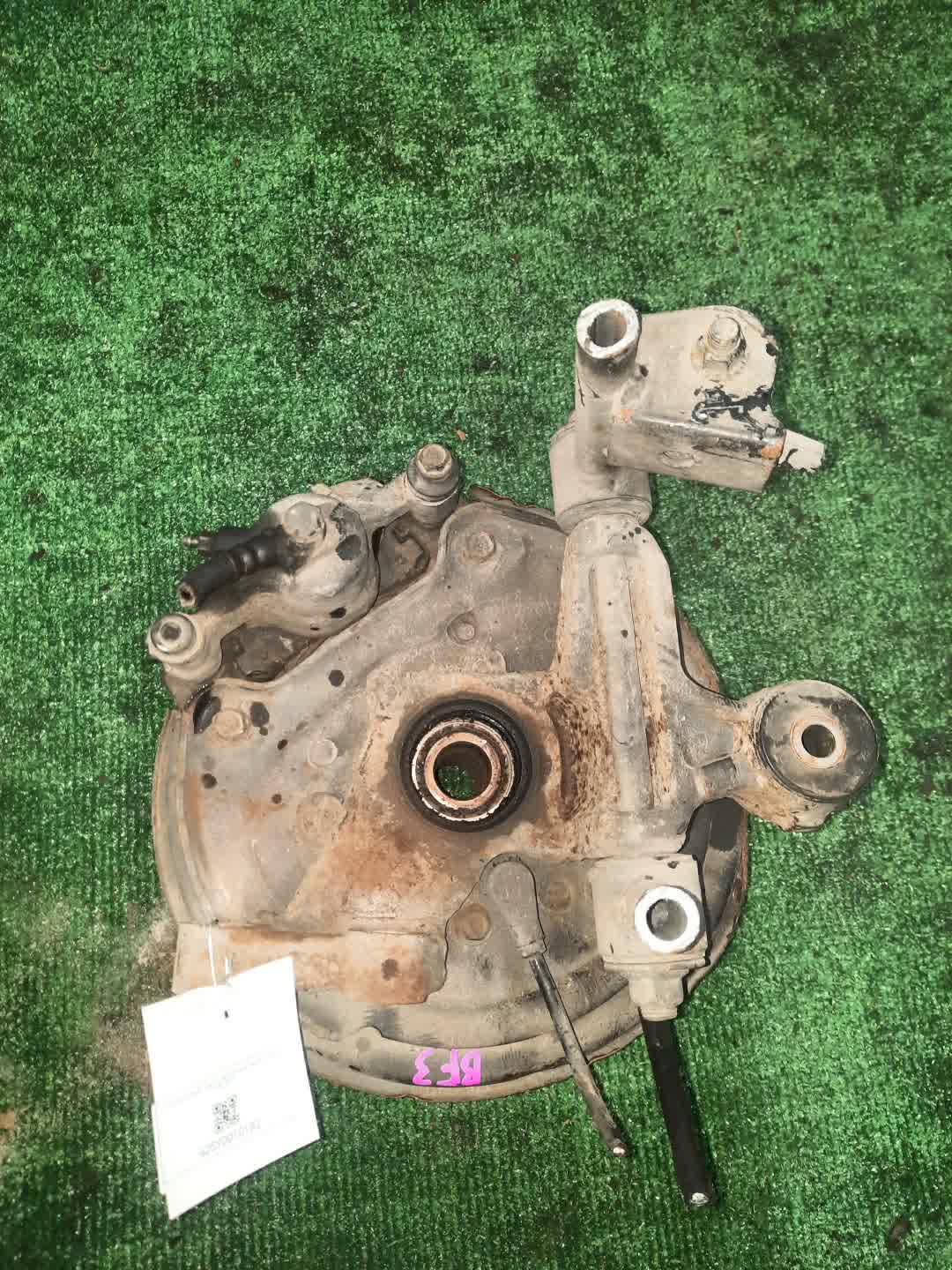 Ступица правая задняя SUBARU LEGACY BF3 EJ18 3 ракурс