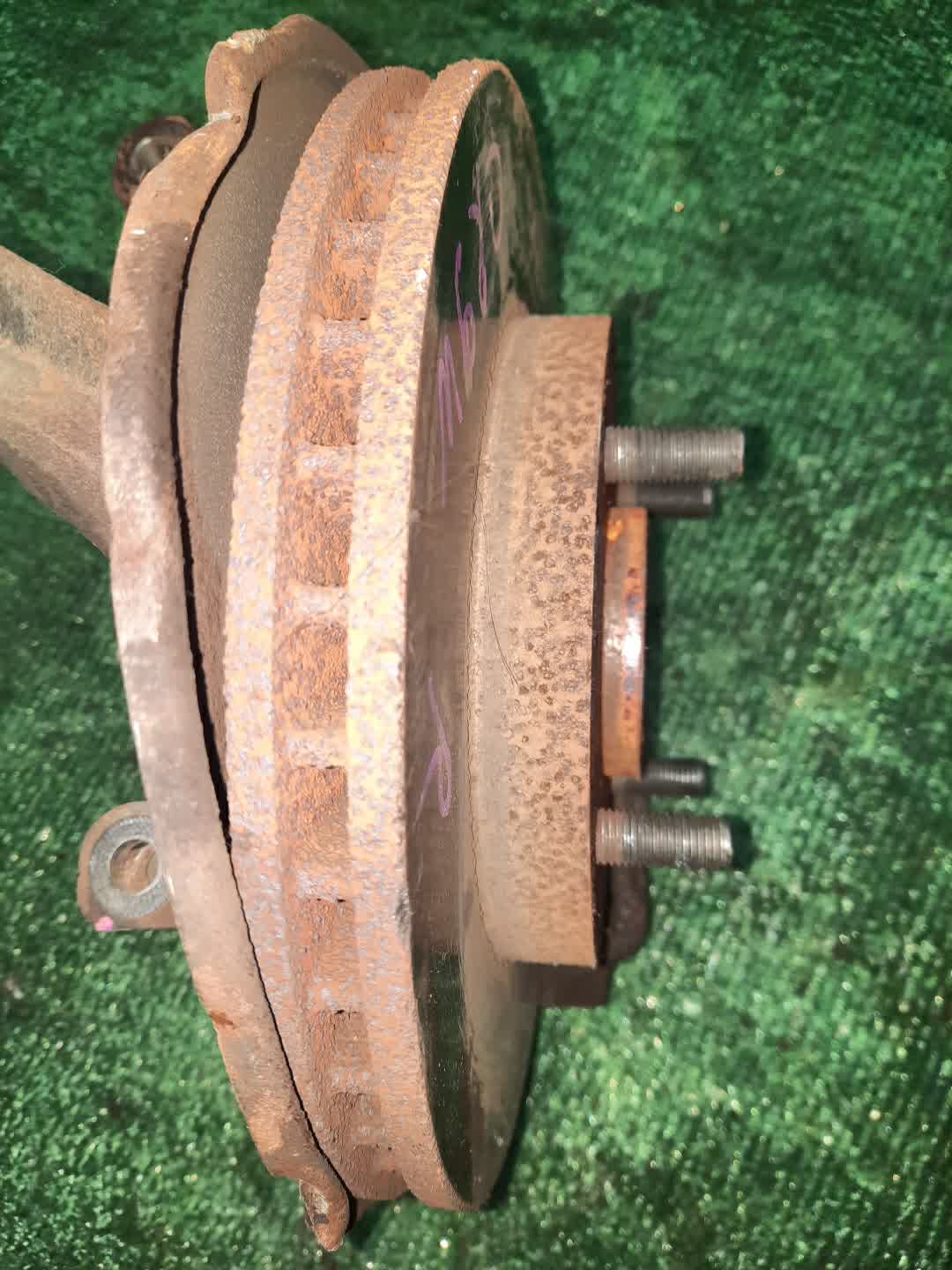 Ступица правая передняя MITSUBISHI DION CR6W, CR9W, CR5W 4G94, 4G63, 4G93 2 ракурс