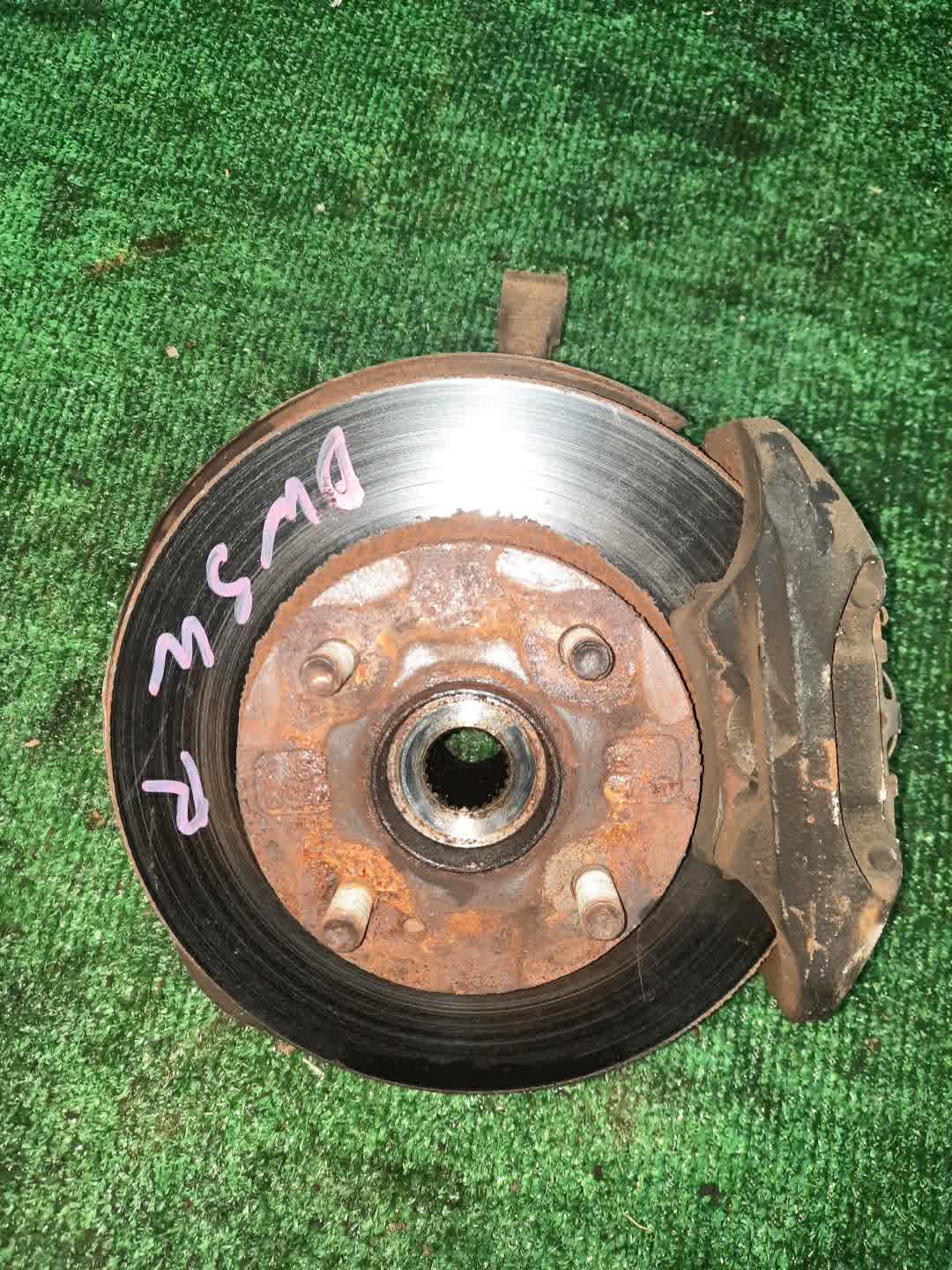 Ступица правая передняя MAZDA DEMIO DW3W, DW5W B3E, B3ME, B3, B5E, B5ME, B5 1 ракурс