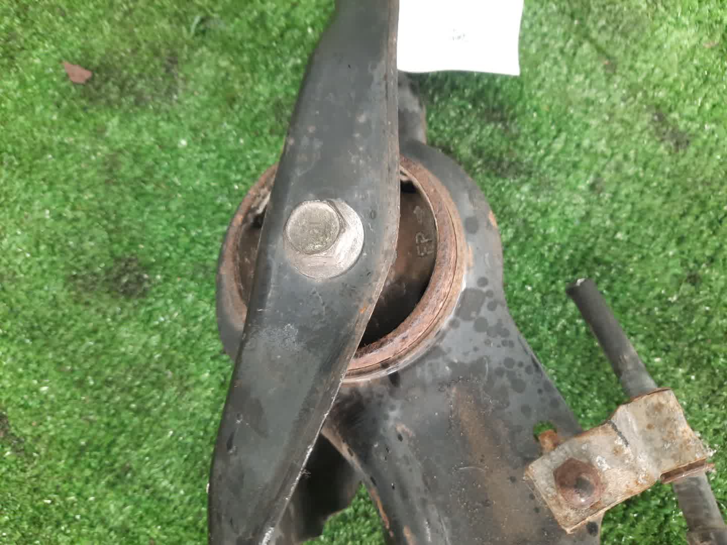 Ступица левая задняя HONDA STEPWGN RF3 K20A 3 ракурс Ступица левая задняя HONDA STEPWGN RF3 K20A 3 ракурс