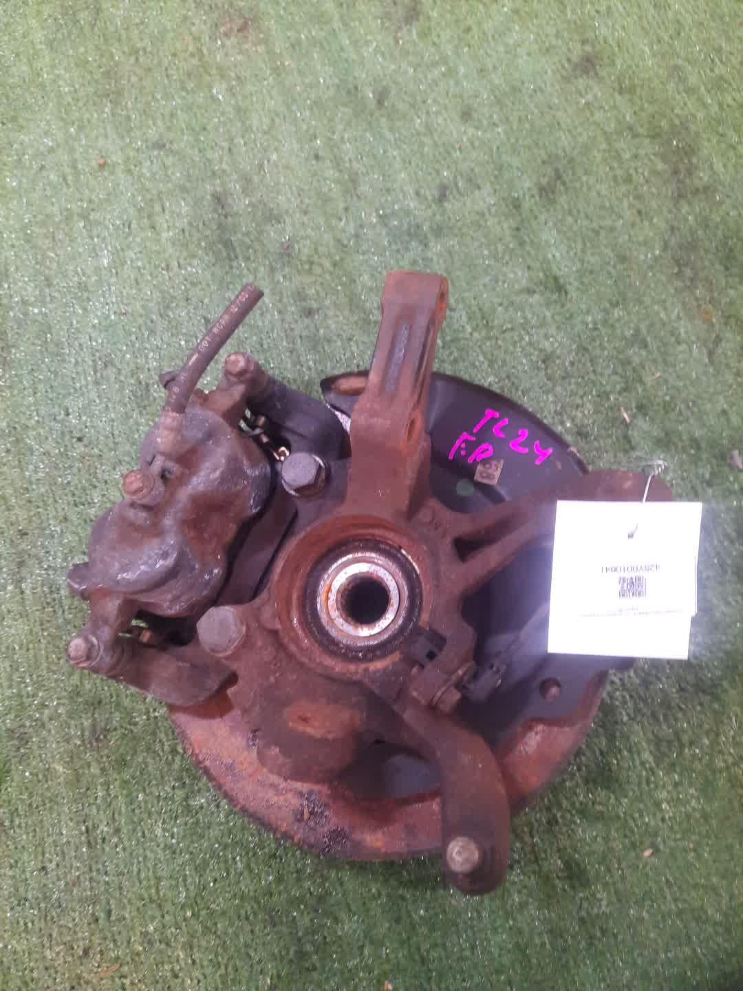 Ступица правая передняя NISSAN SERENA TNC24, TC24, RC24, PC24, PNC24, VC24, VNC24 QR20DE, QR25DE, SR20DE, YD25DDTI 3 ракурс
