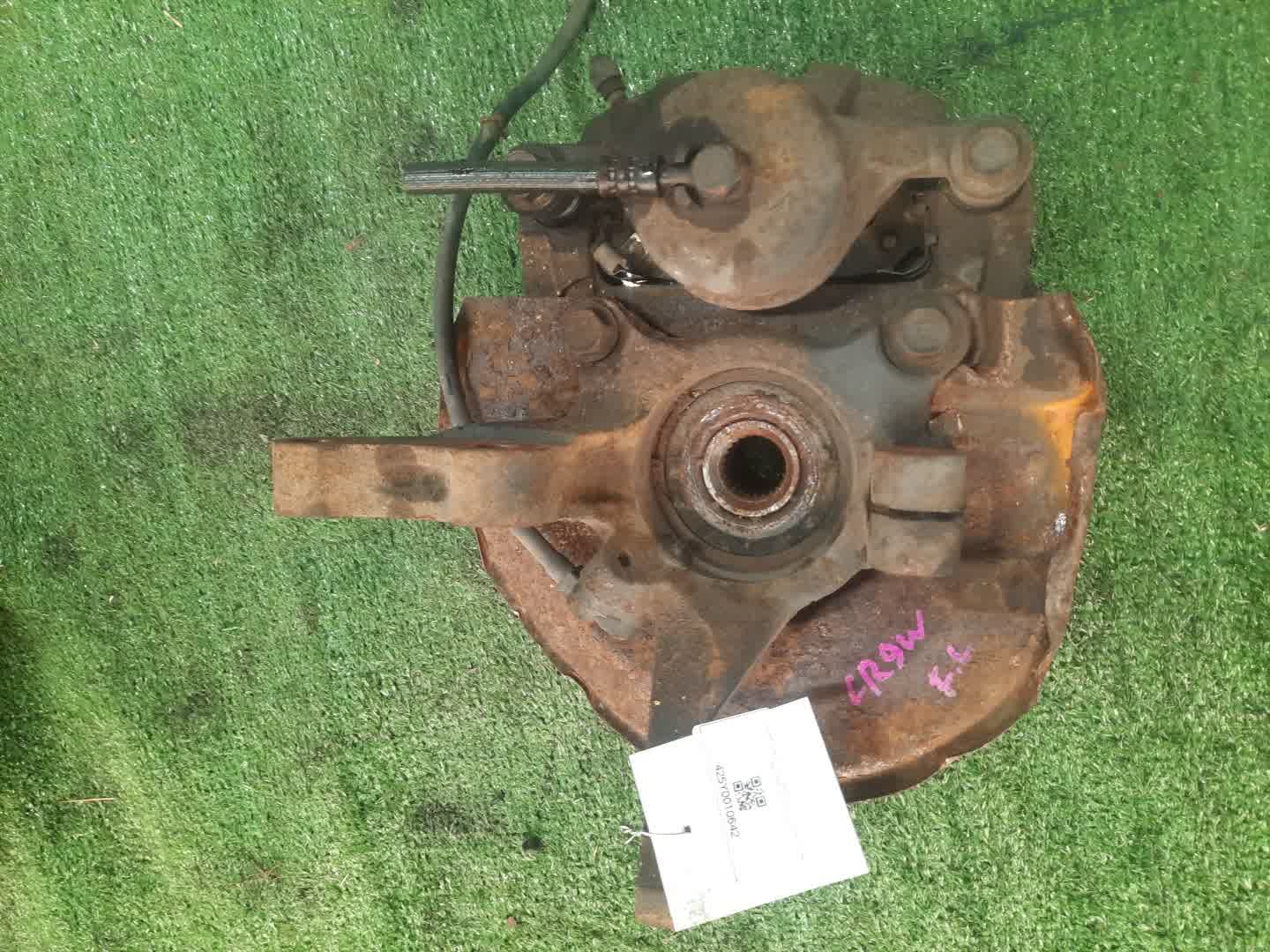 Ступица левая передняя MITSUBISHI DION CR6W, CR9W, CR5W 4G94, 4G63, 4G93 3 ракурс