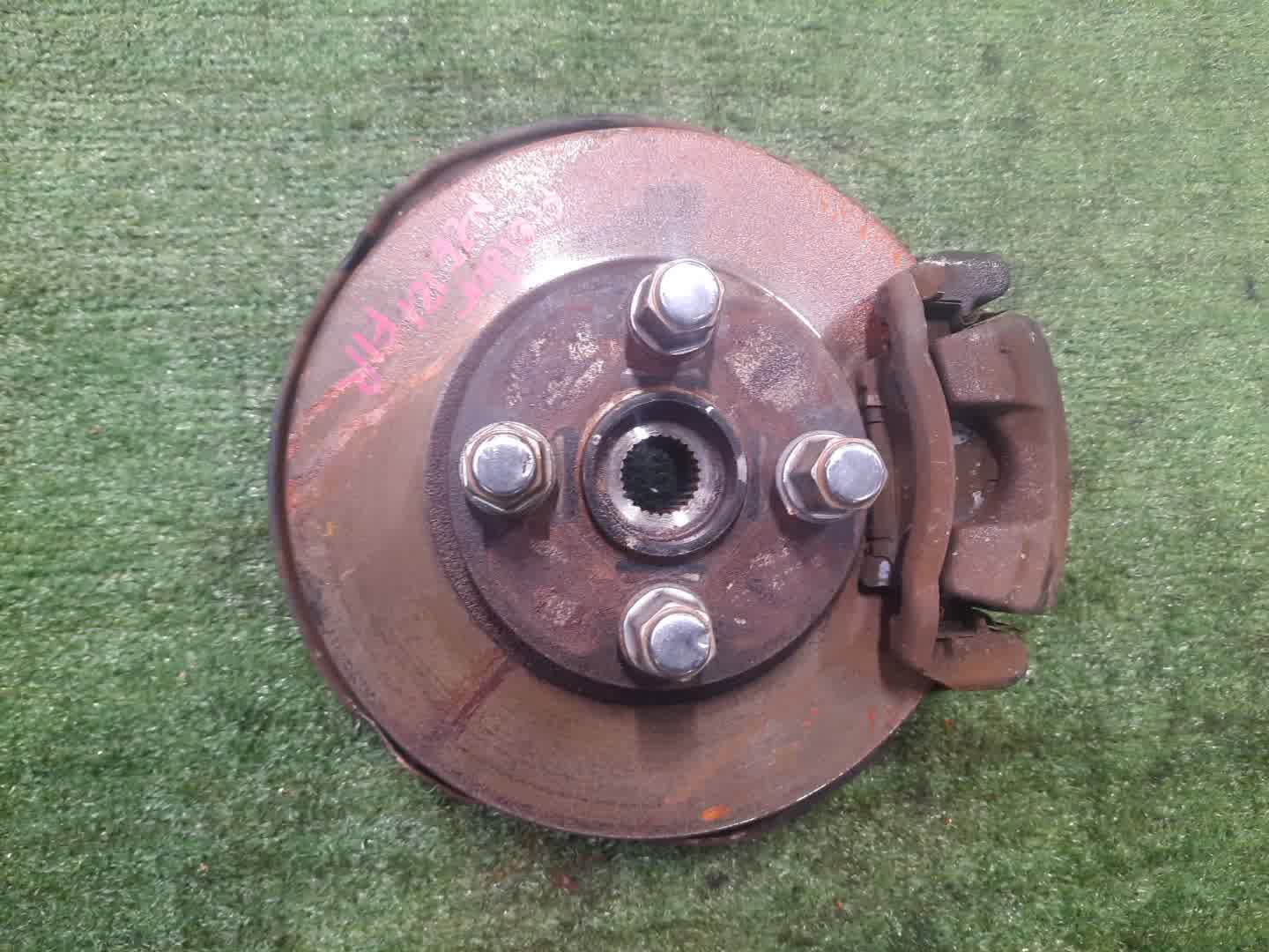 Ступица правая передняя TOYOTA COROLLA, COROLLA FIELDER, ALLEX, COROLLA RUNX NZE121, NZE121G 1NZ-FE 1 ракурс Ступица правая передняя TOYOTA COROLLA, COROLLA FIELDER, ALLEX, COROLLA RUNX NZE121, NZE121G 1NZ-FE 1 ракурс
