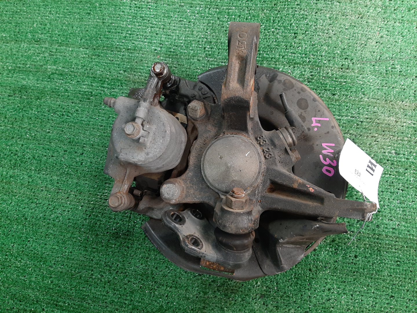 Ступица левая передняя NISSAN SERENA, LARGO C23, W30 SR20DE, CD20T, GA16DE, CD20ET, KA24DE 3 ракурс