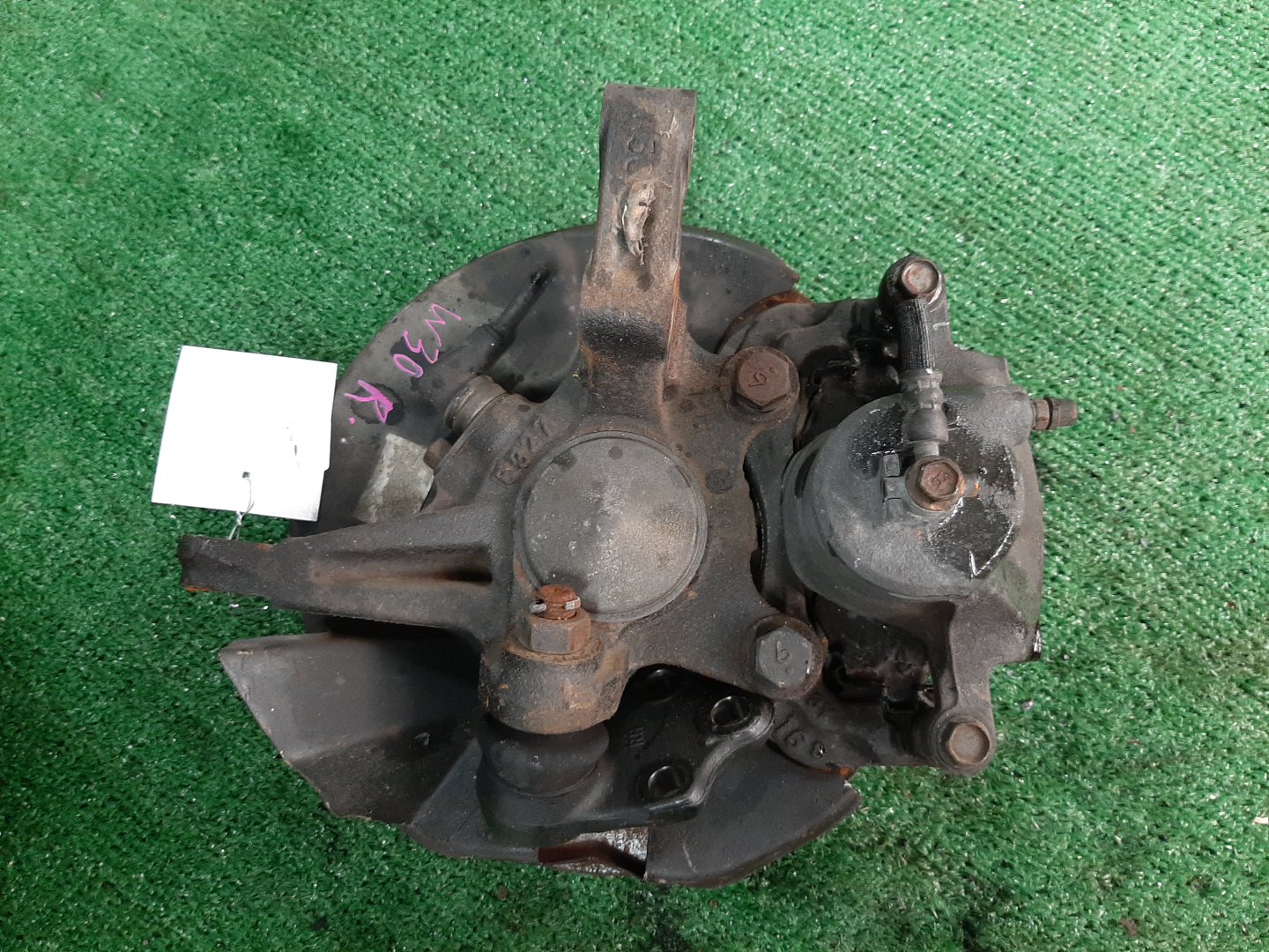 Ступица правая передняя NISSAN SERENA, LARGO C23, W30 SR20DE, CD20T, GA16DE, CD20ET, KA24DE 3 ракурс