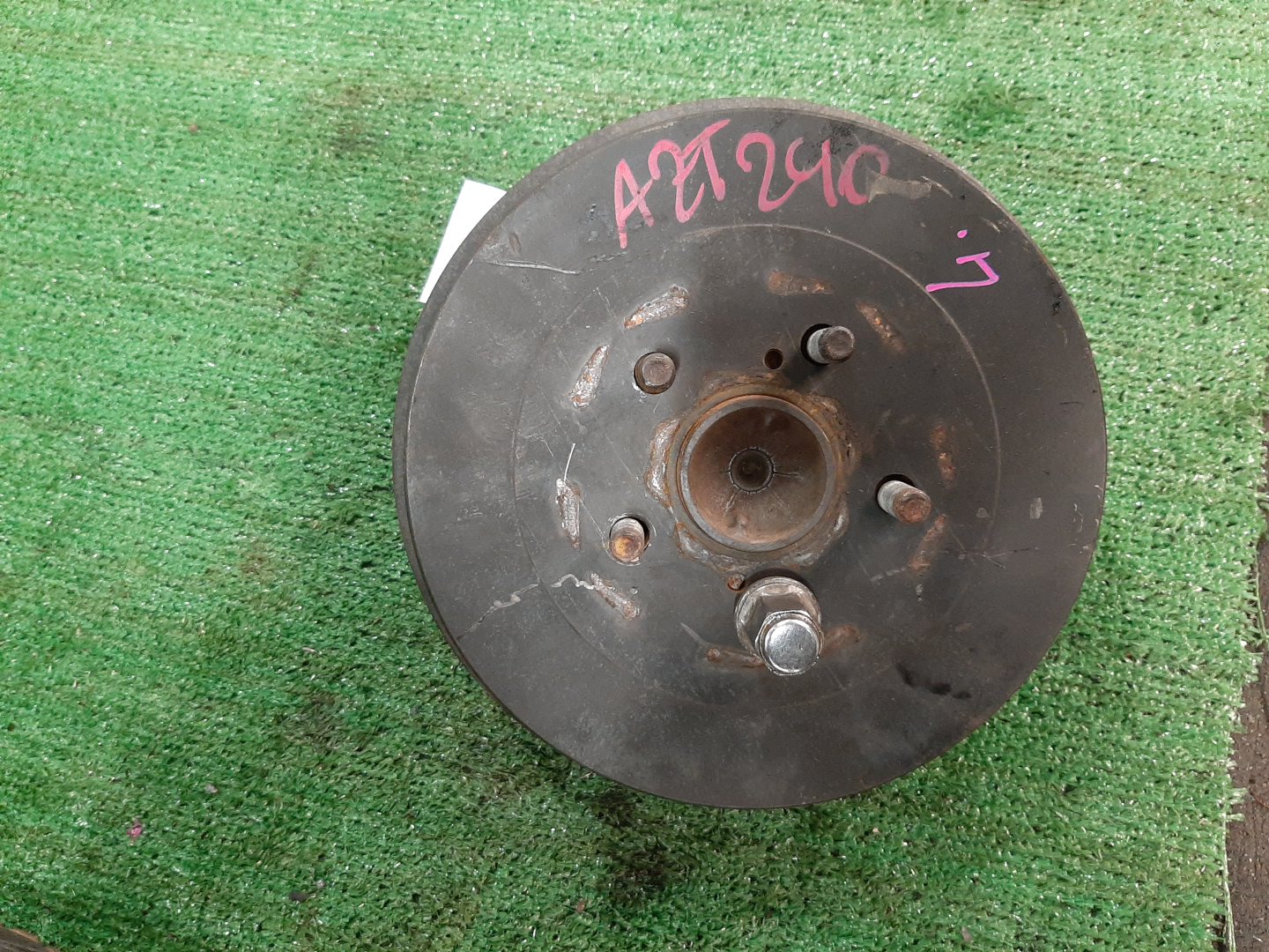 Ступица левая задняя TOYOTA PREMIO AZT240 1AZ-FSE 1 ракурс