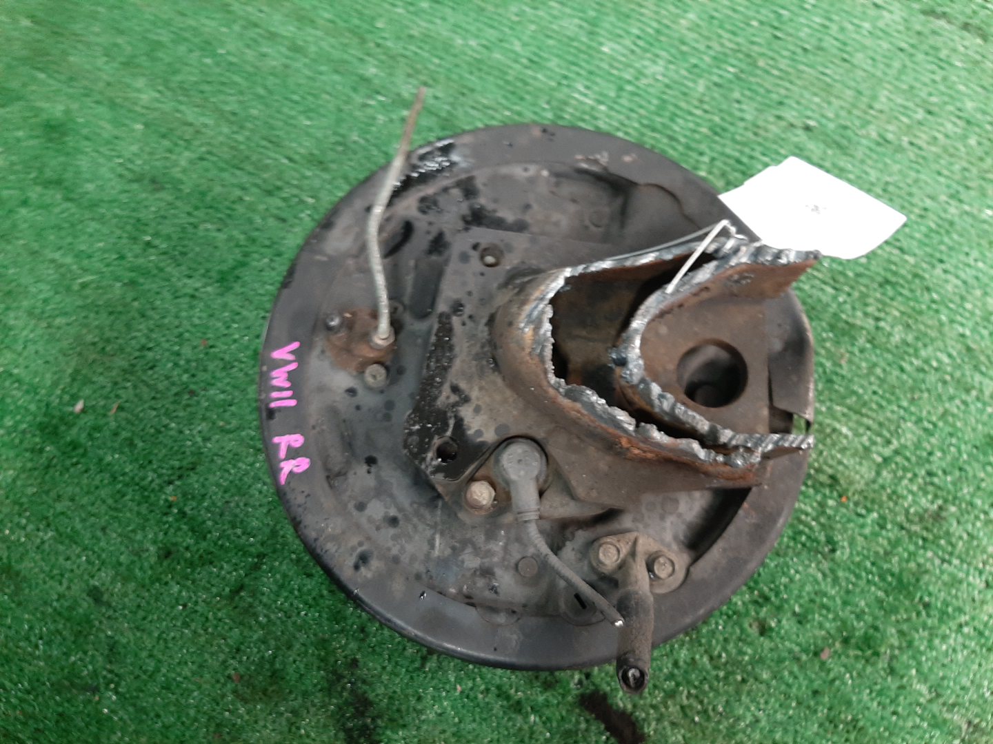 Ступица правая задняя NISSAN EXPERT VW11 QG18DE 2 ракурс