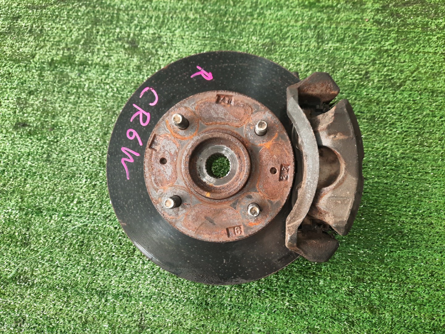 Ступица правая передняя  MITSUBISHI DION CR6W, CR9W, CR5W 4G94, 4G63, 4G93 1 ракурс