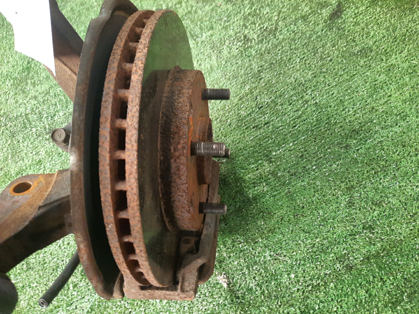 Ступица левая передняя MITSUBISHI DION CR6W, CR9W, CR5W 4G94, 4G63, 4G93 2 ракурс