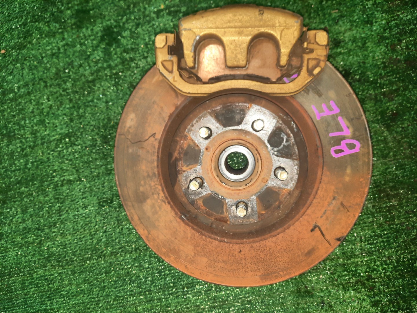Ступица левая передняя  SUBARU LEGACY, OUTBACK, LEGACY B4 BL5, BP5, BPE, BLE, BL9, BP9 EJ20DE, EJ20T, EJ20E, EZ30DE, EJ25E 1 ракурс
