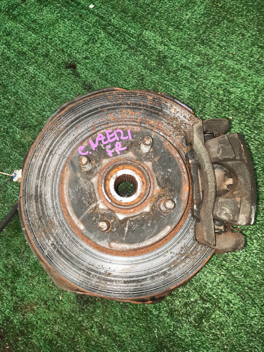Ступица правая передняя TOYOTA COROLLA, COROLLA FIELDER, ALLEX, COROLLA RUNX NZE121, NZE121G 1NZ-FE 1 ракурс Ступица правая передняя TOYOTA COROLLA, COROLLA FIELDER, ALLEX, COROLLA RUNX NZE121, NZE121G 1NZ-FE 1 ракурс