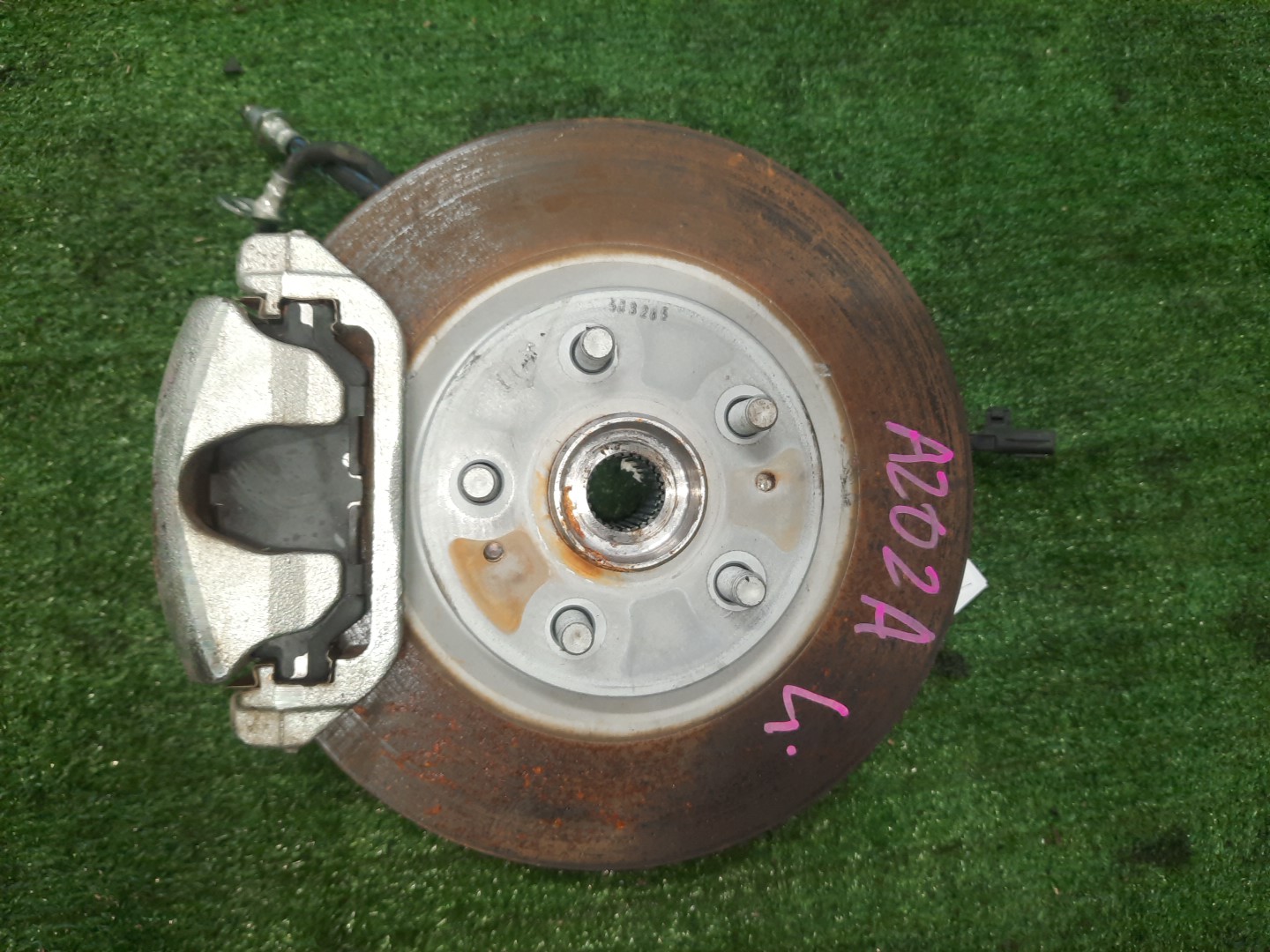 Ступица левая передняя TOYOTA RAIZE, ROCKY A200A, A201A, A202A, A200S, A202S, A201S 1KR-VET, WA-VE, WA-VEX 1 ракурс Ступица левая передняя TOYOTA RAIZE, ROCKY A200A, A201A, A202A, A200S, A202S, A201S 1KR-VET, WA-VE, WA-VEX 1 ракурс