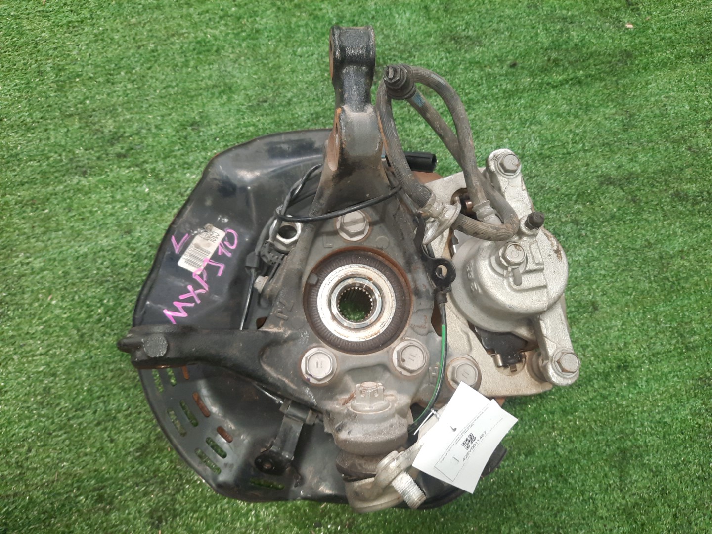 Ступица левая передняя TOYOTA YARIS CROSS MXPJ10 M15A-FXE 2 ракурс