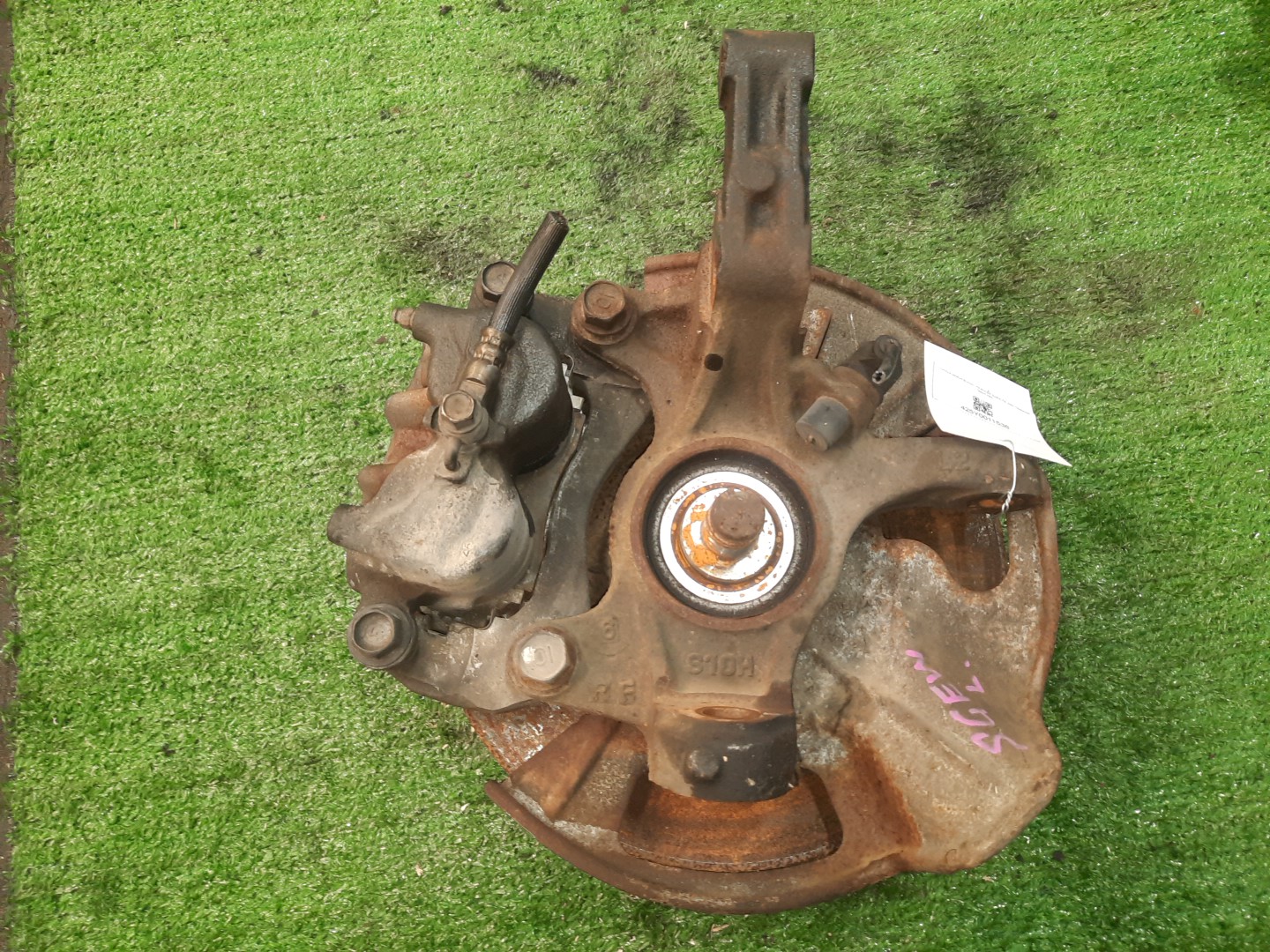 Ступица левая передняя MAZDA BONGO FRIENDEE SGE3, SGEW, SGLW, SGL5, SGL3 FE, WL-T 2 ракурс