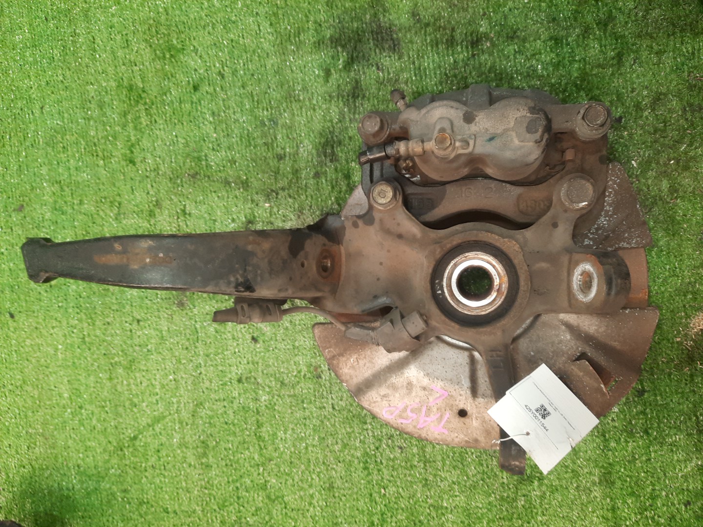 Ступица левая передняя MAZDA EUNOS 800 TA5P KL-ZE 2 ракурс