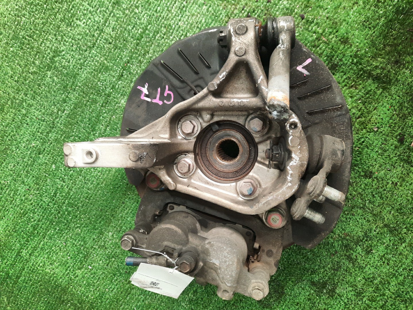 Ступица левая передняя SUBARU IMPREZA GK6, GK7, GK3, GK2, GT3, GT2, GT6, GT7 FB20 3 ракурс